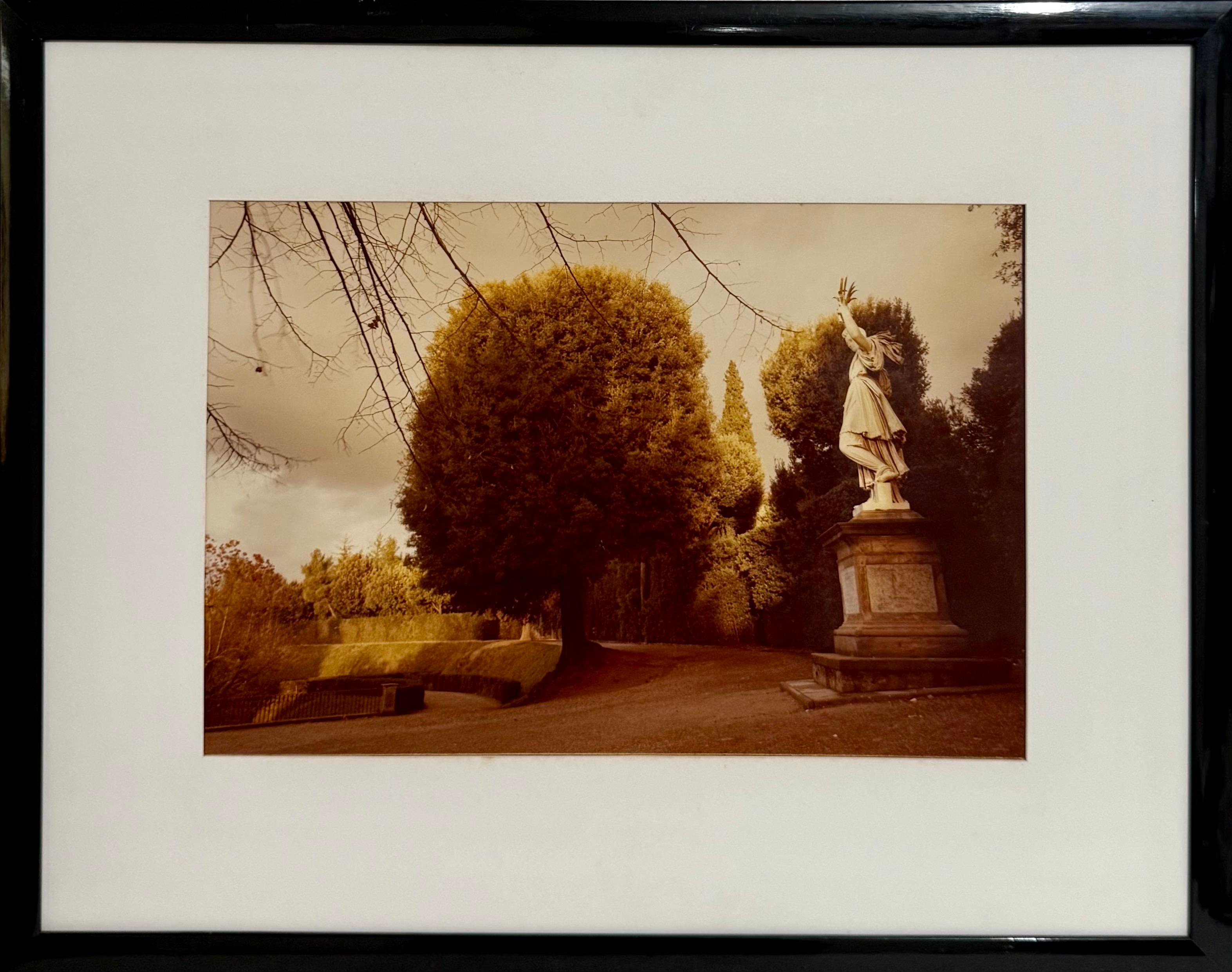 Mitchell Epstein Firmato Fotografia a colori d'epoca A.I.C. Foto Firenze Italia - Photograph di Mitch Epstein
