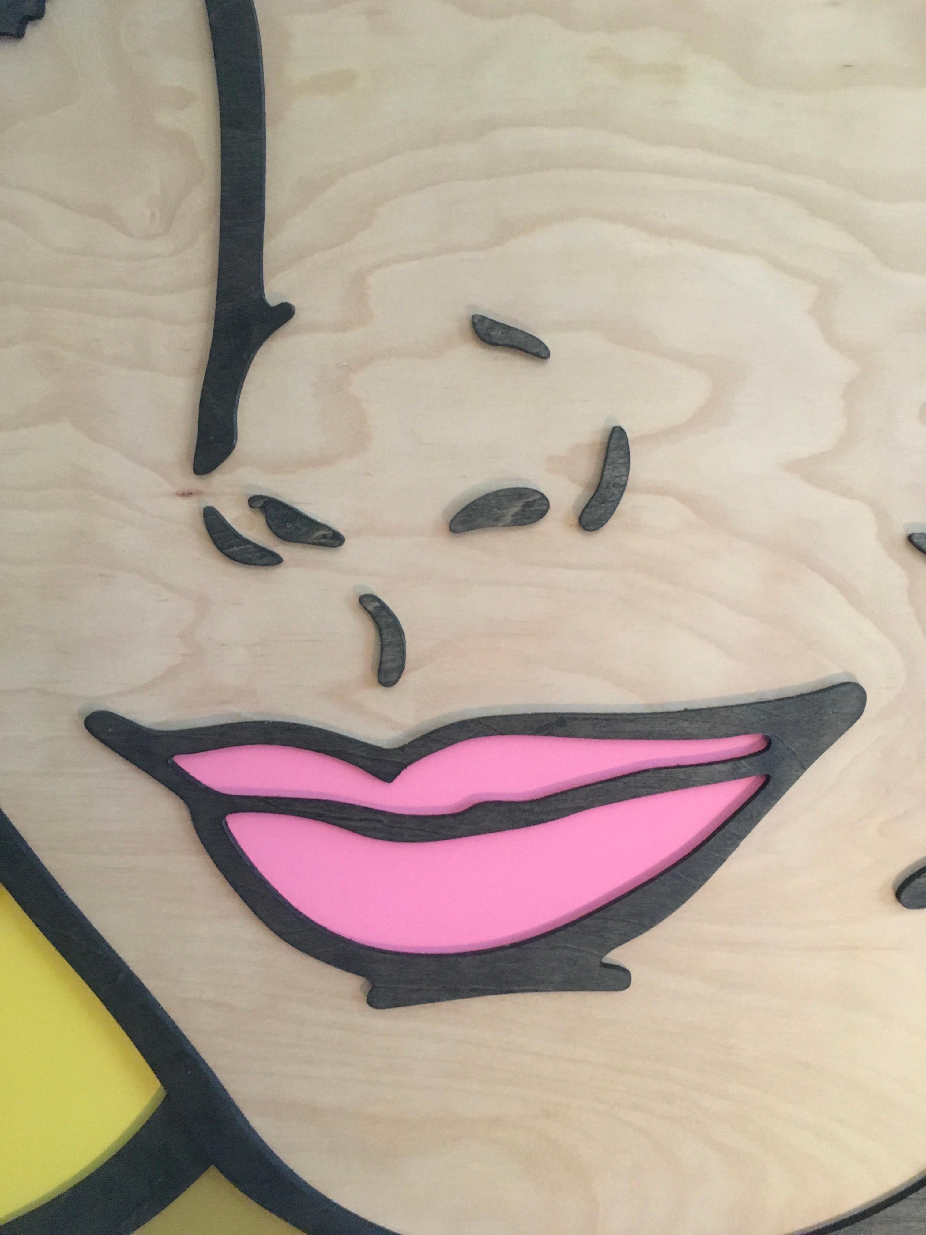 Back to Me, Pop Art, Wood, Femme, Figurative, Blonde, Yeux bleus, Lèvres roses en vente 3