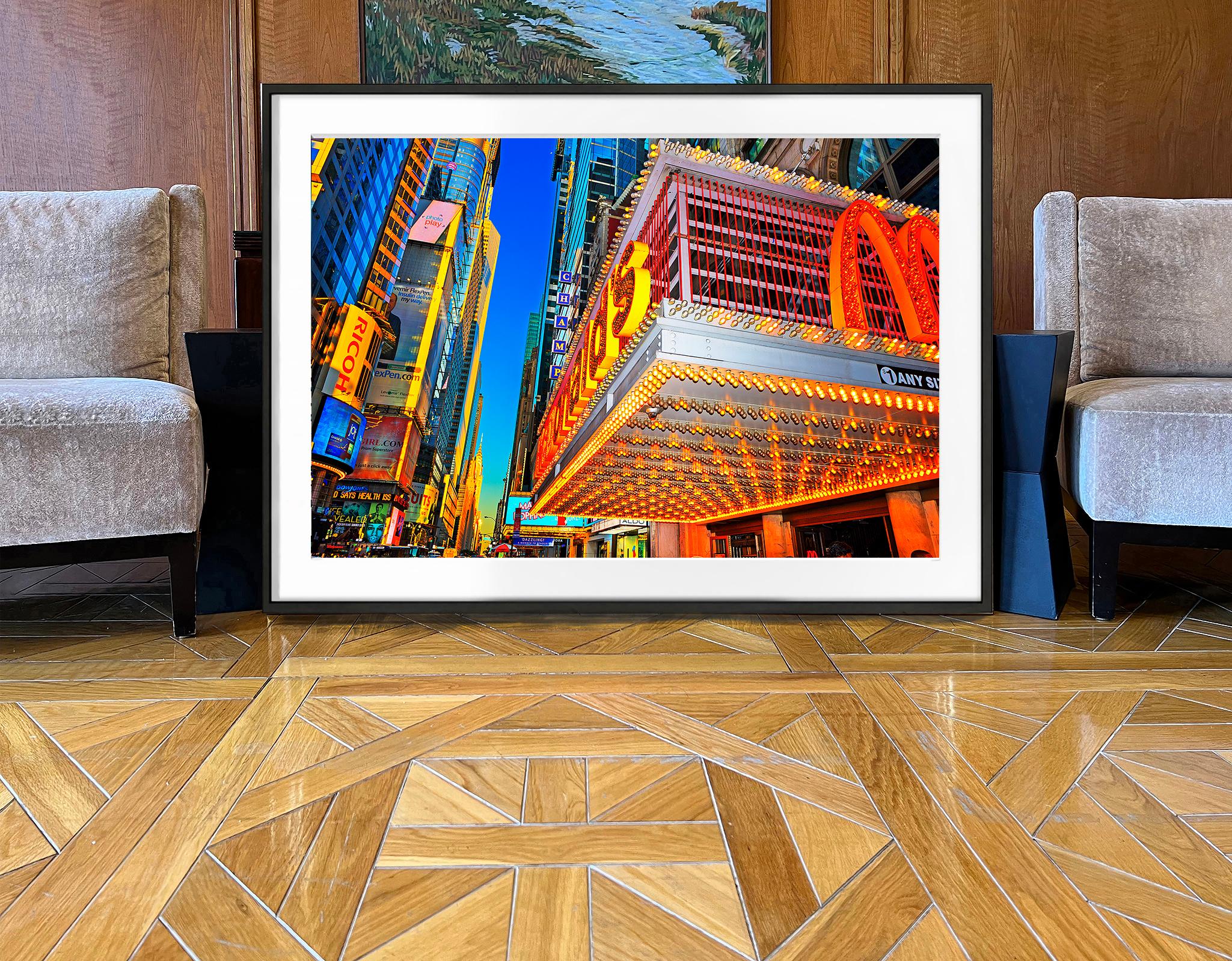 Mires donde mires ves el Edificio Chrysler: McDonalds - Photograph de Mitchell Funk
