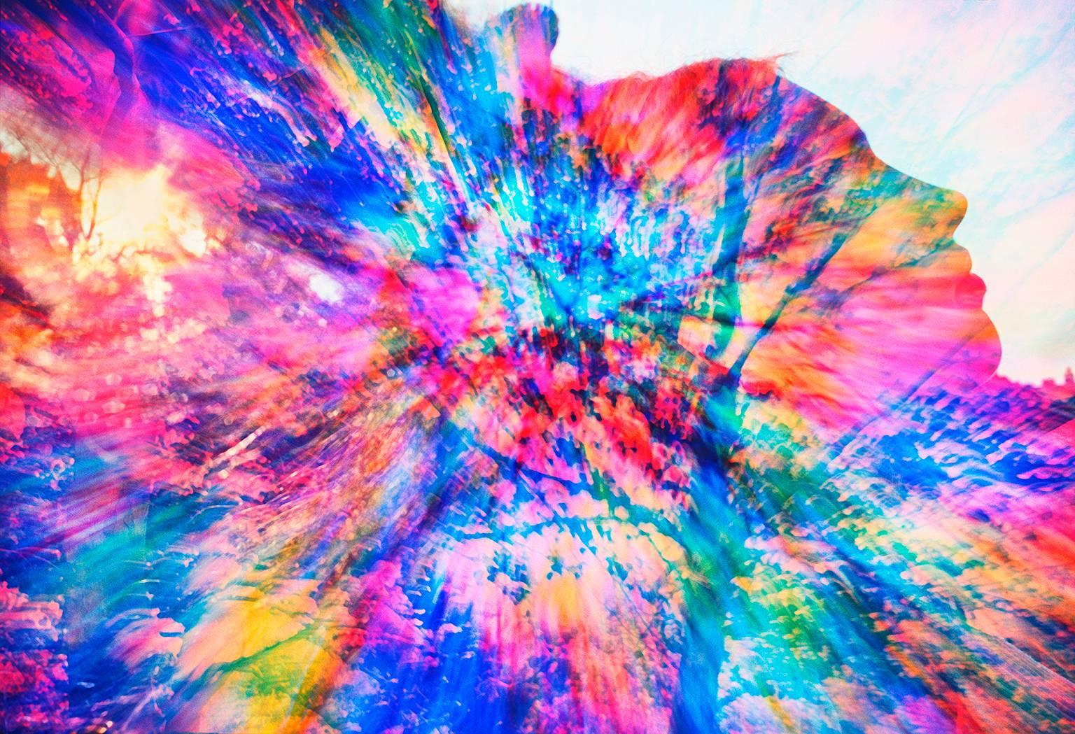 Mitchell Funk Color Photograph – Schöne Frau im Profil Kaleidoskop Groovy Colors,   Kali