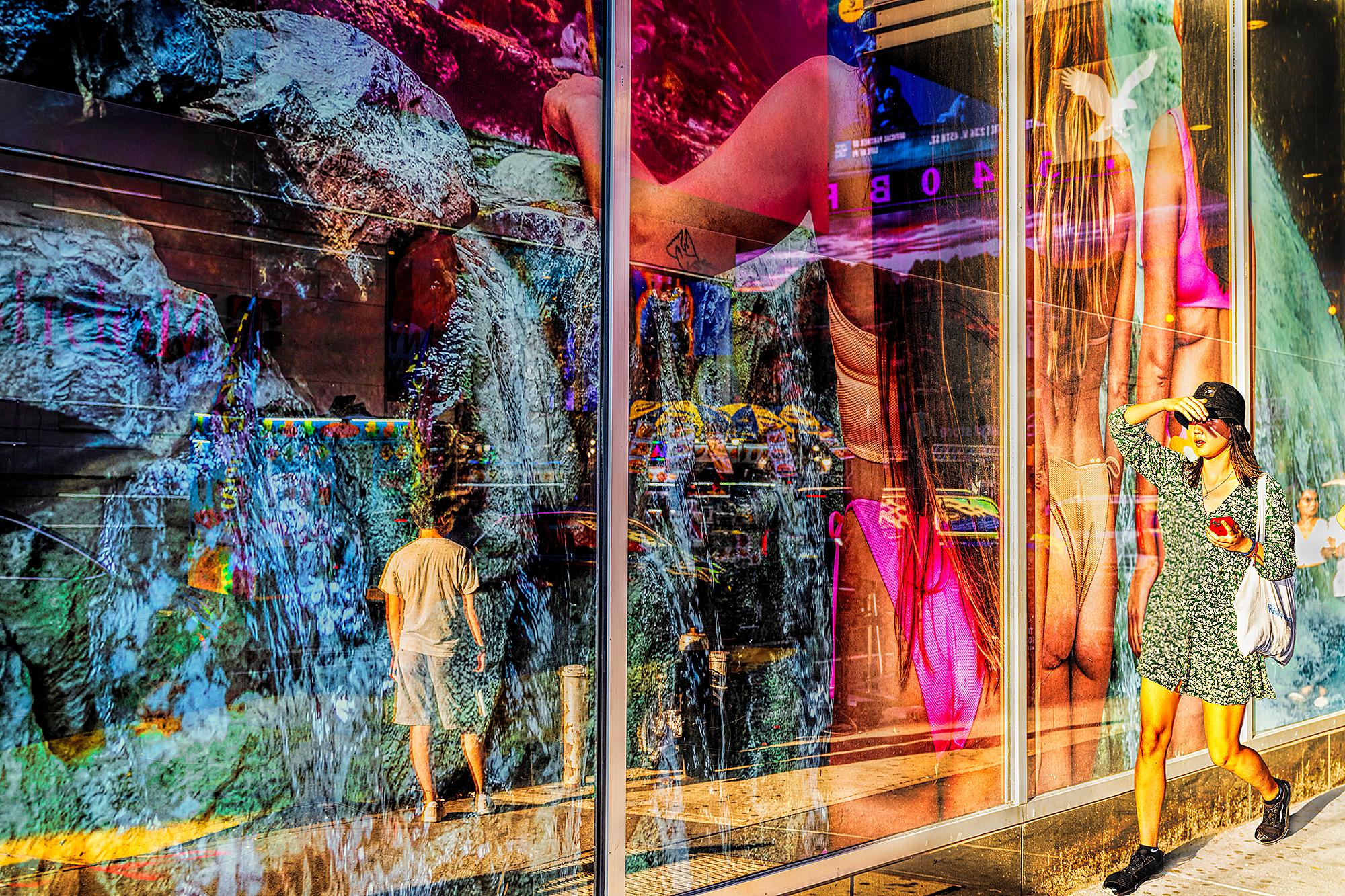 Color Photograph de Mitchell Funk - Bikini Window Abstraction Times Square - Fotografía urbana callejera
