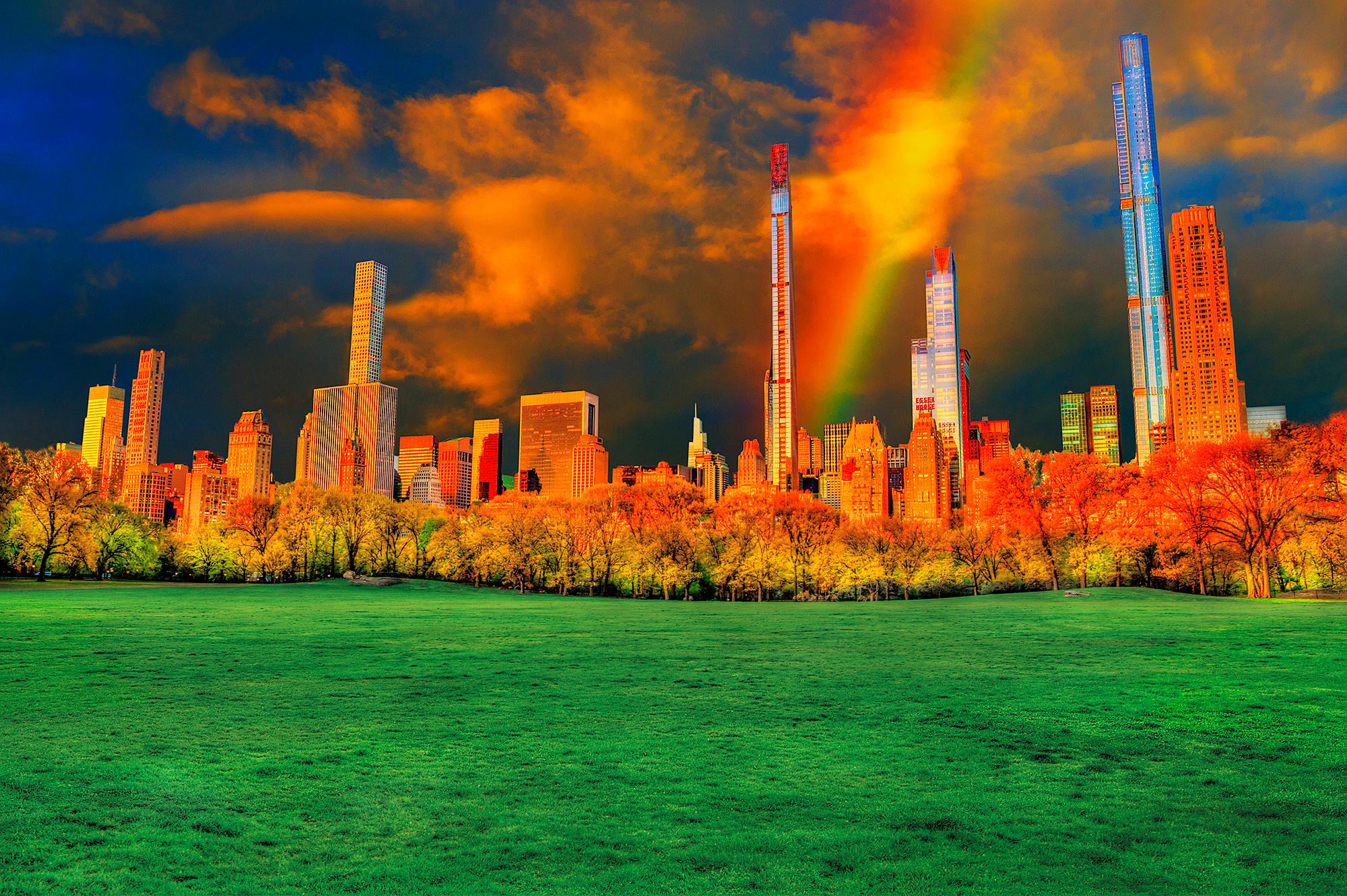 Mitchell Funk Color Photograph –  Manhattan Billionaires Row.  Goldtopf  Am Ende des Regenbogens