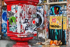 Scène de rue de Bowery avec graffiti abstrait