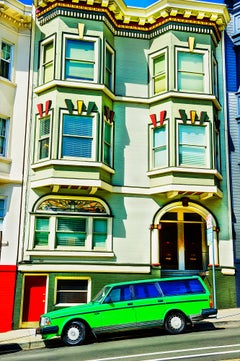 Hellgrüner Auto vor viktorianischem Haus, San Francisco, Architektur 