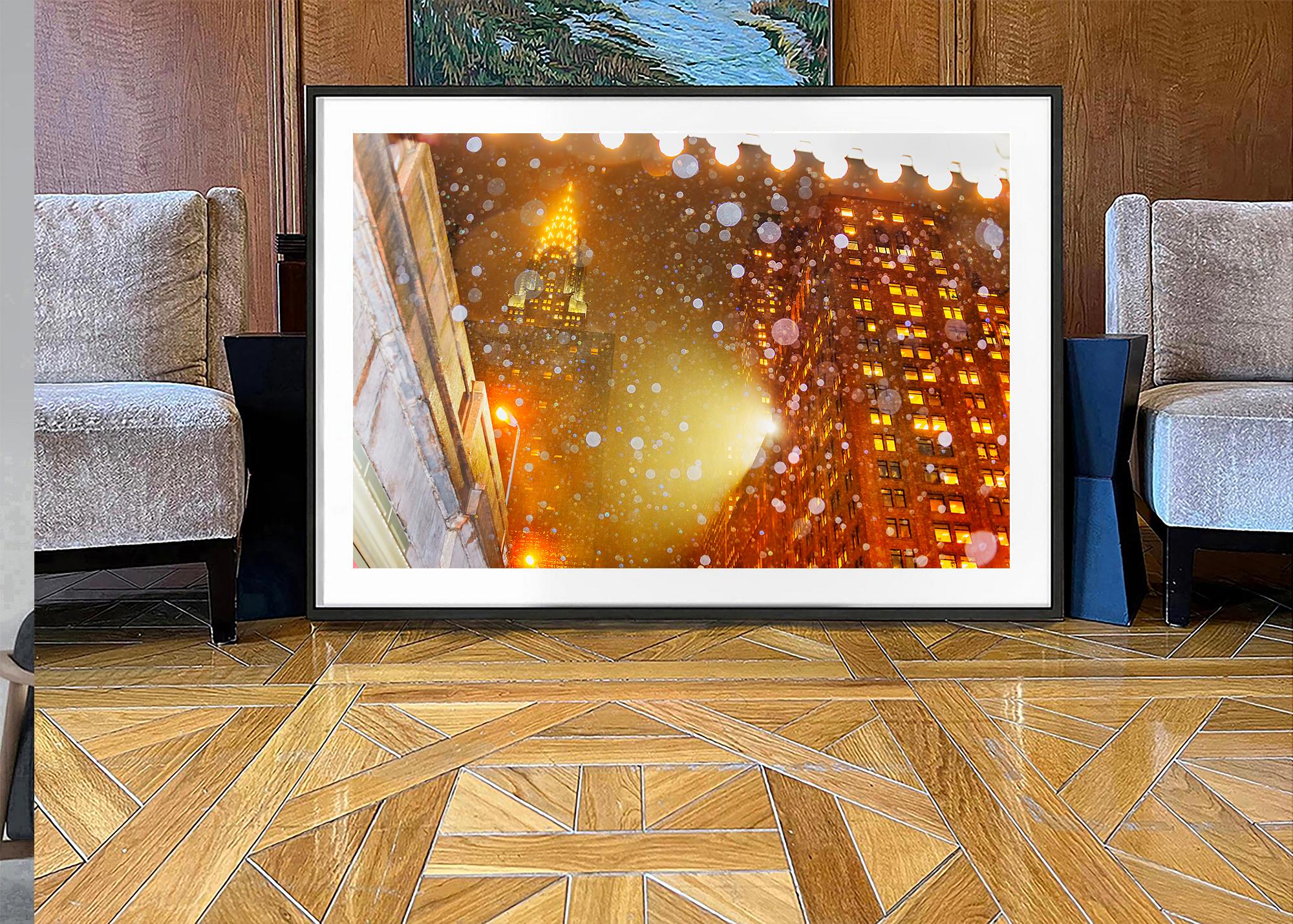 Chrysler Building Crown an einer regen New Yorker Nacht (Post-Impressionismus), Photograph, von Mitchell Funk