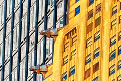 Chrysler Building – Adler-Wasserspeier: Kunstfotografie in Farbe, signiert 3/15