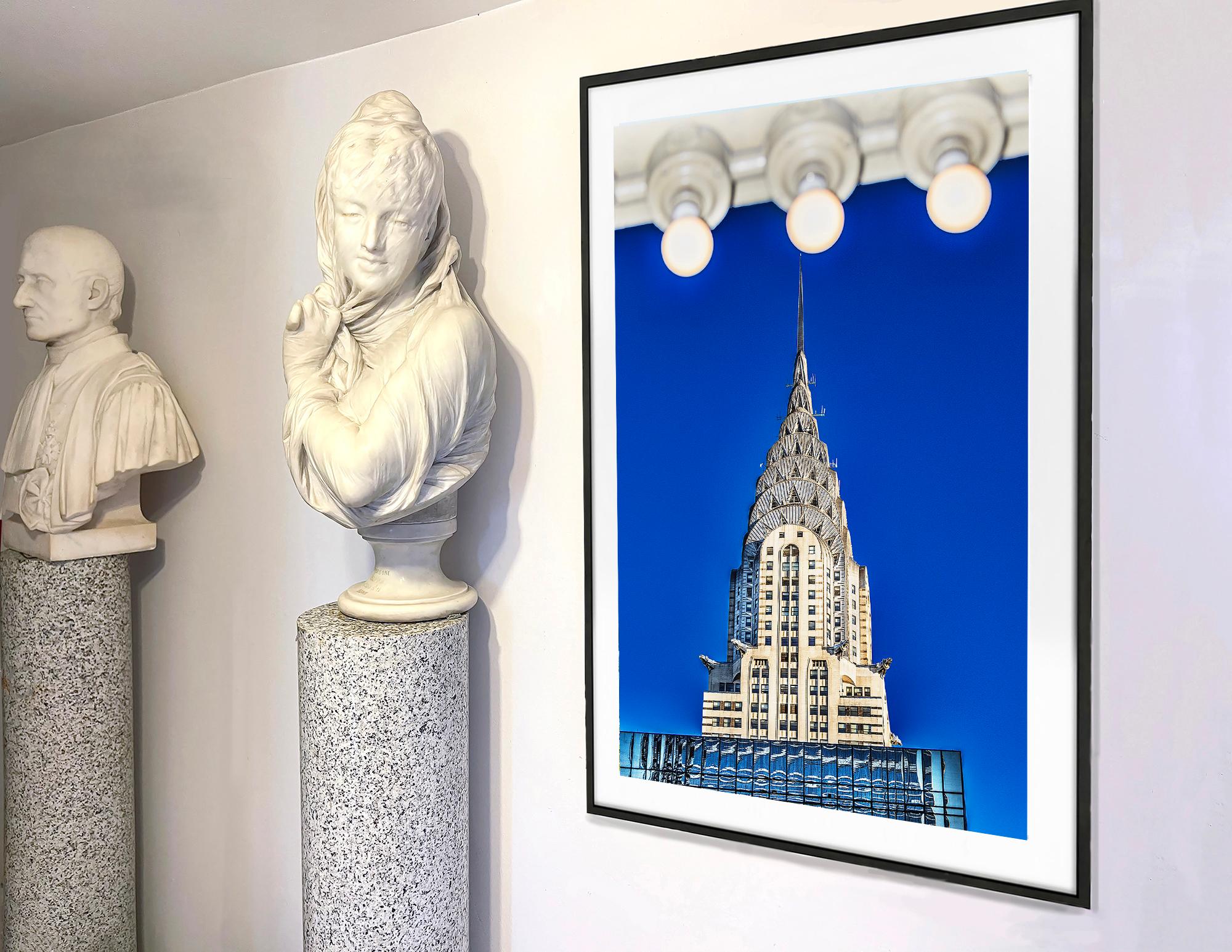 Le Chrysler Building est l'un des bâtiments les plus photographiés au monde, avec des millions d'images de lui prises sous différentes perspectives.  Pourtant, il n'a jamais été capturé de cette manière. Mitchell Funk est réputé pour réimaginer avec