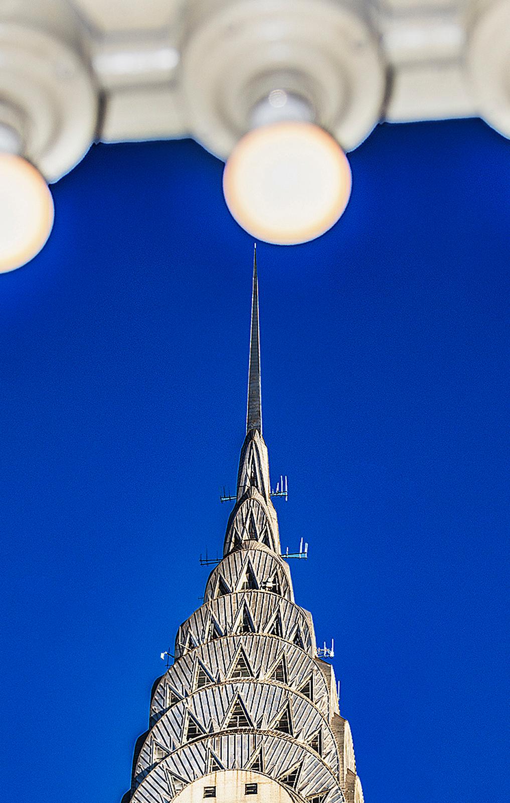 La flèche du Chrysler Building depuis la gare de Grand Central en vente 3
