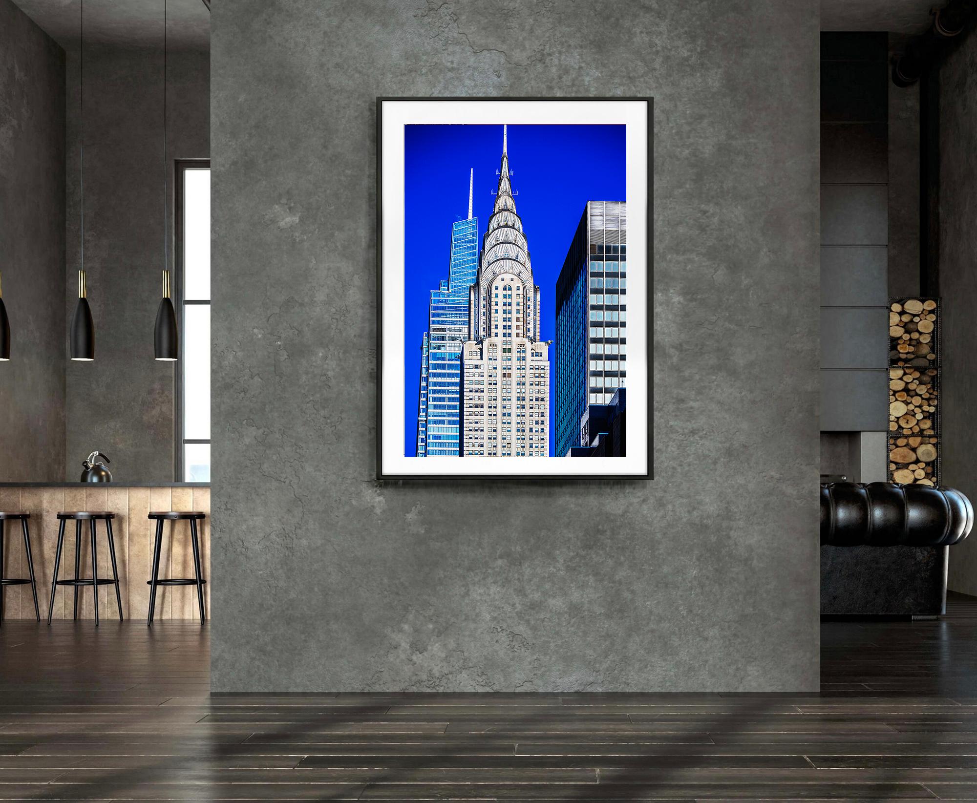 Chrysler-Gebäude in Cool Blue, Grey und Silber Palette (Geometrische Abstraktion), Photograph, von Mitchell Funk