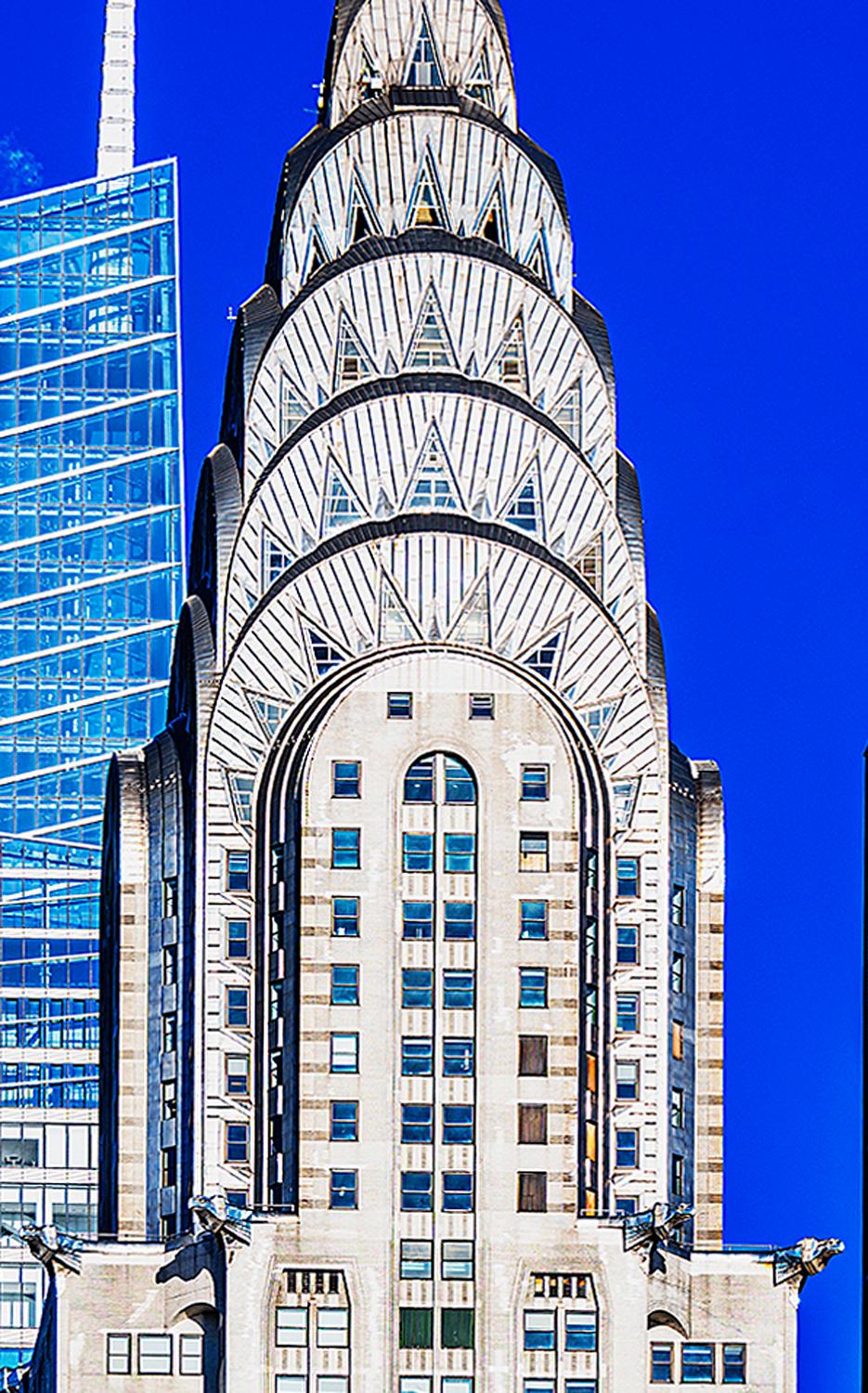 Chrysler-Gebäude in Cool Blue, Grey und Silber Palette im Angebot 2