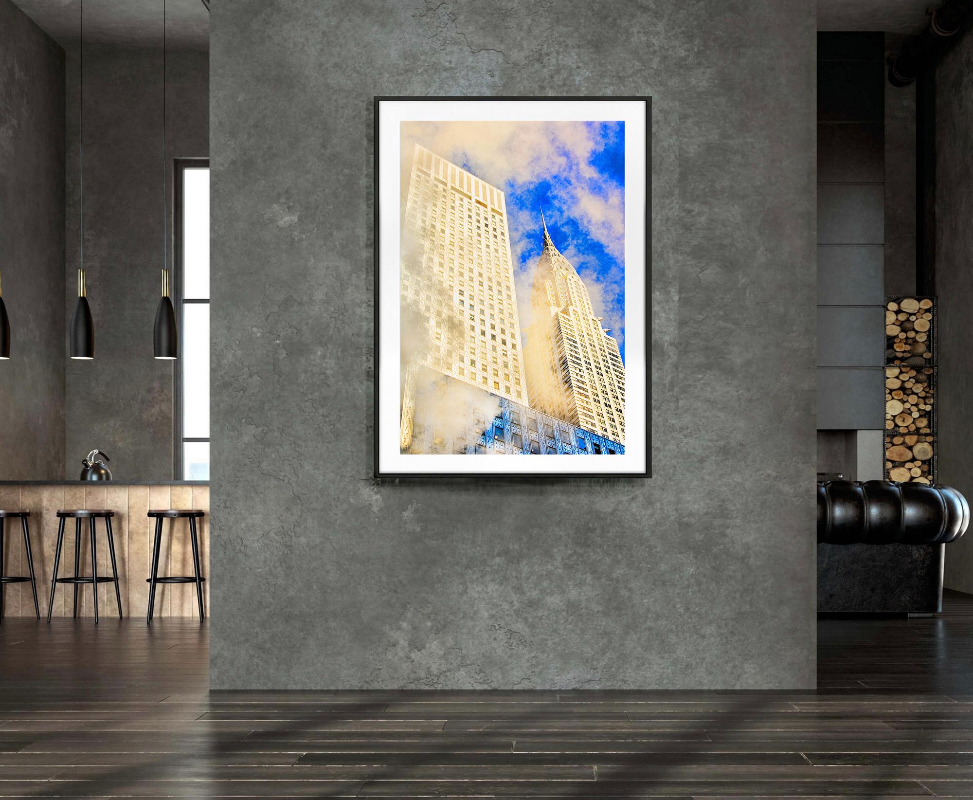 Icone di New York: il Chrysler Building nella nebbia - Photograph Art Déco di Mitchell Funk