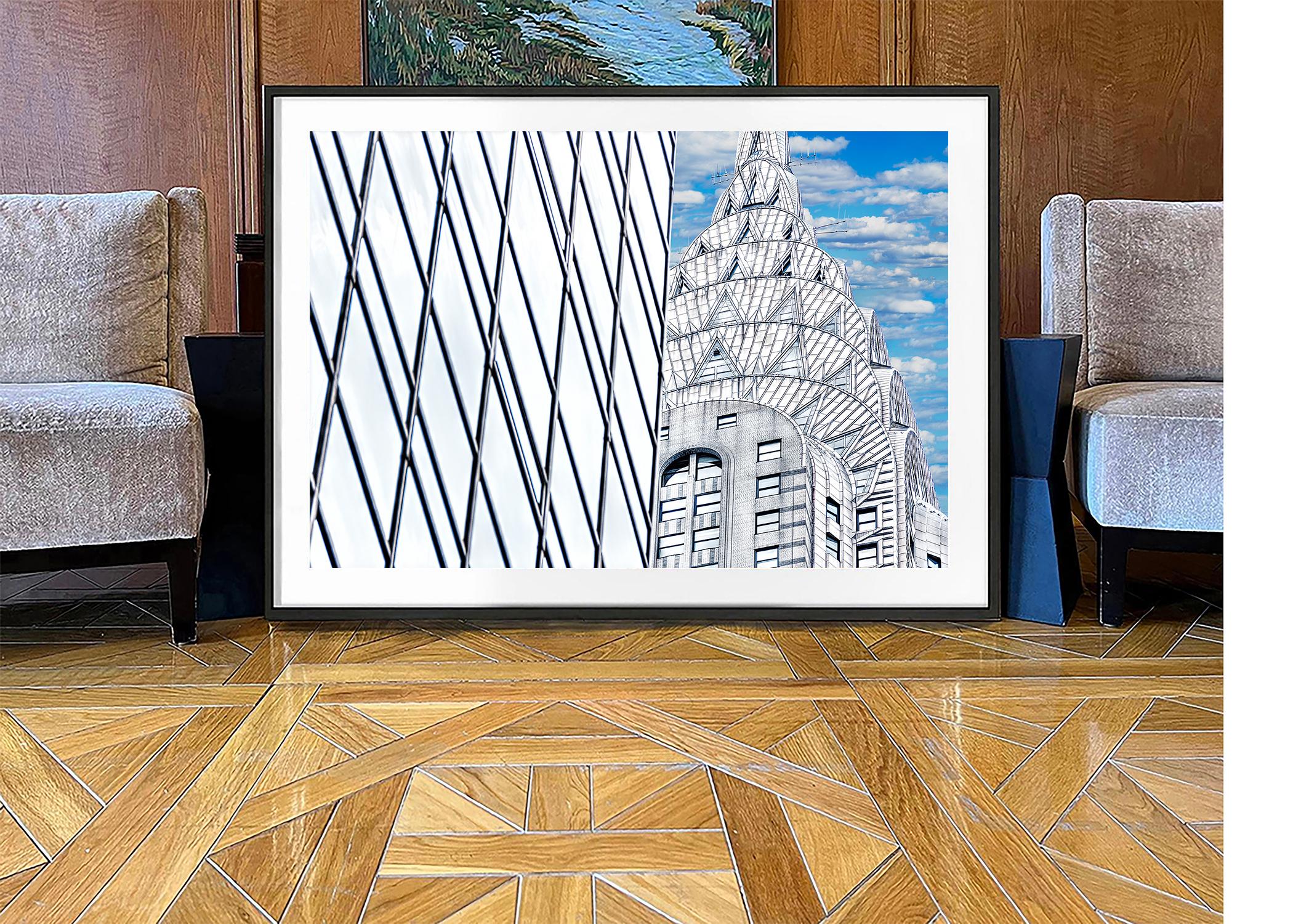 Chrysler Building nei toni dell'argento e del grigio Relazioni spaziali astratte - Photograph di Mitchell Funk