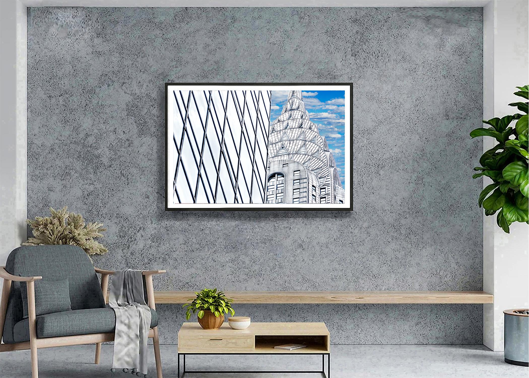 Chrysler Building nei toni dell'argento e del grigio Relazioni spaziali astratte - Abstract Photograph Grigio di Mitchell Funk