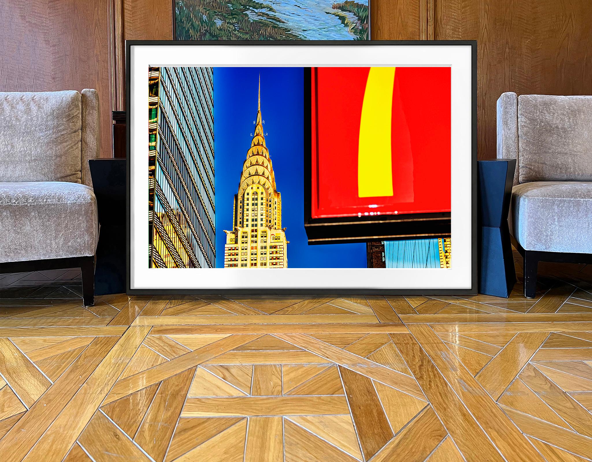 Chrysler Building Spire und McDonald's grafisches rotes Schild (Geometrische Abstraktion), Photograph, von Mitchell Funk