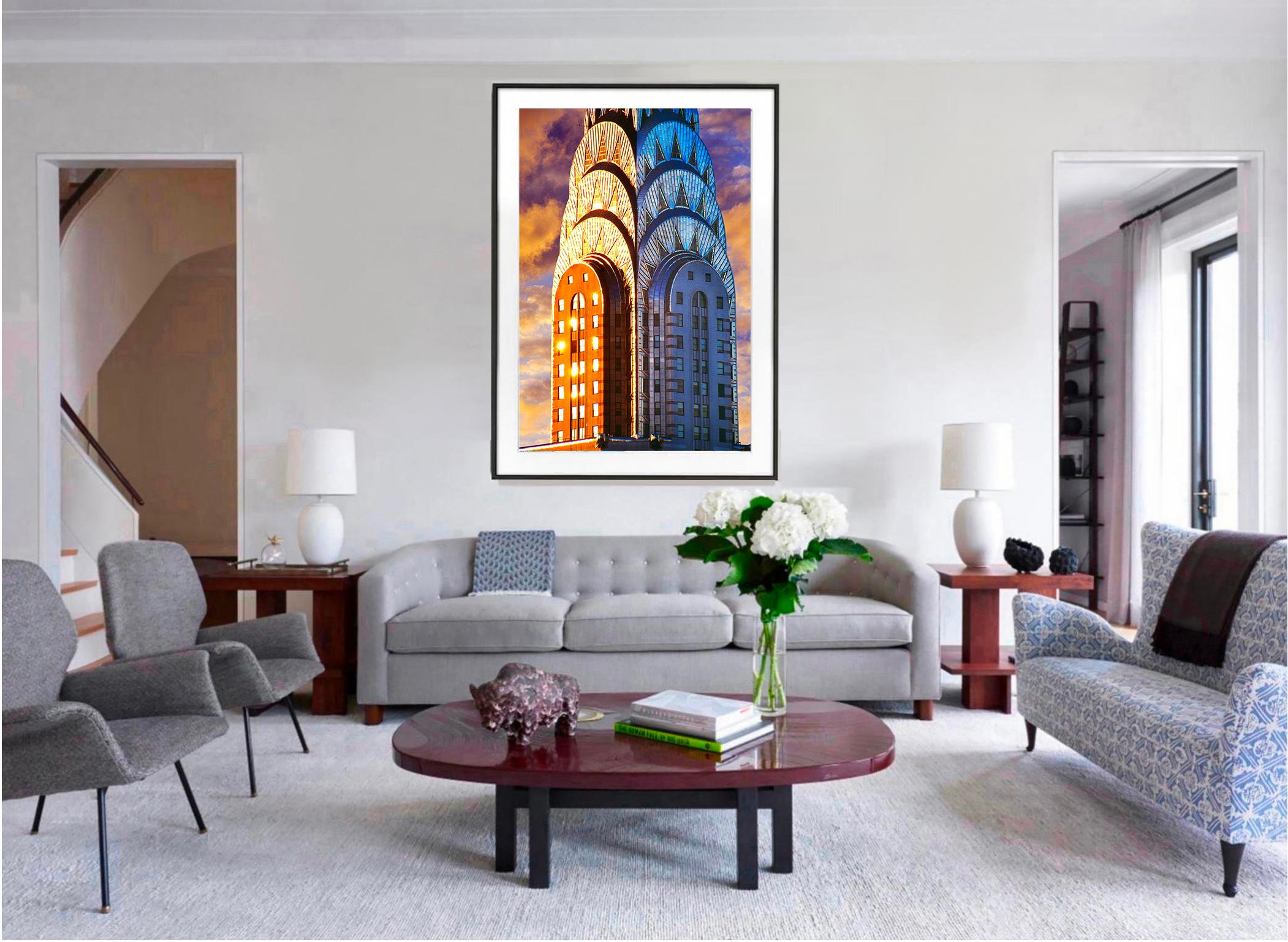 Top Chrysler Building - Gratte-ciel Art déco en or  Mitchell Funk , Architecture en vente 2