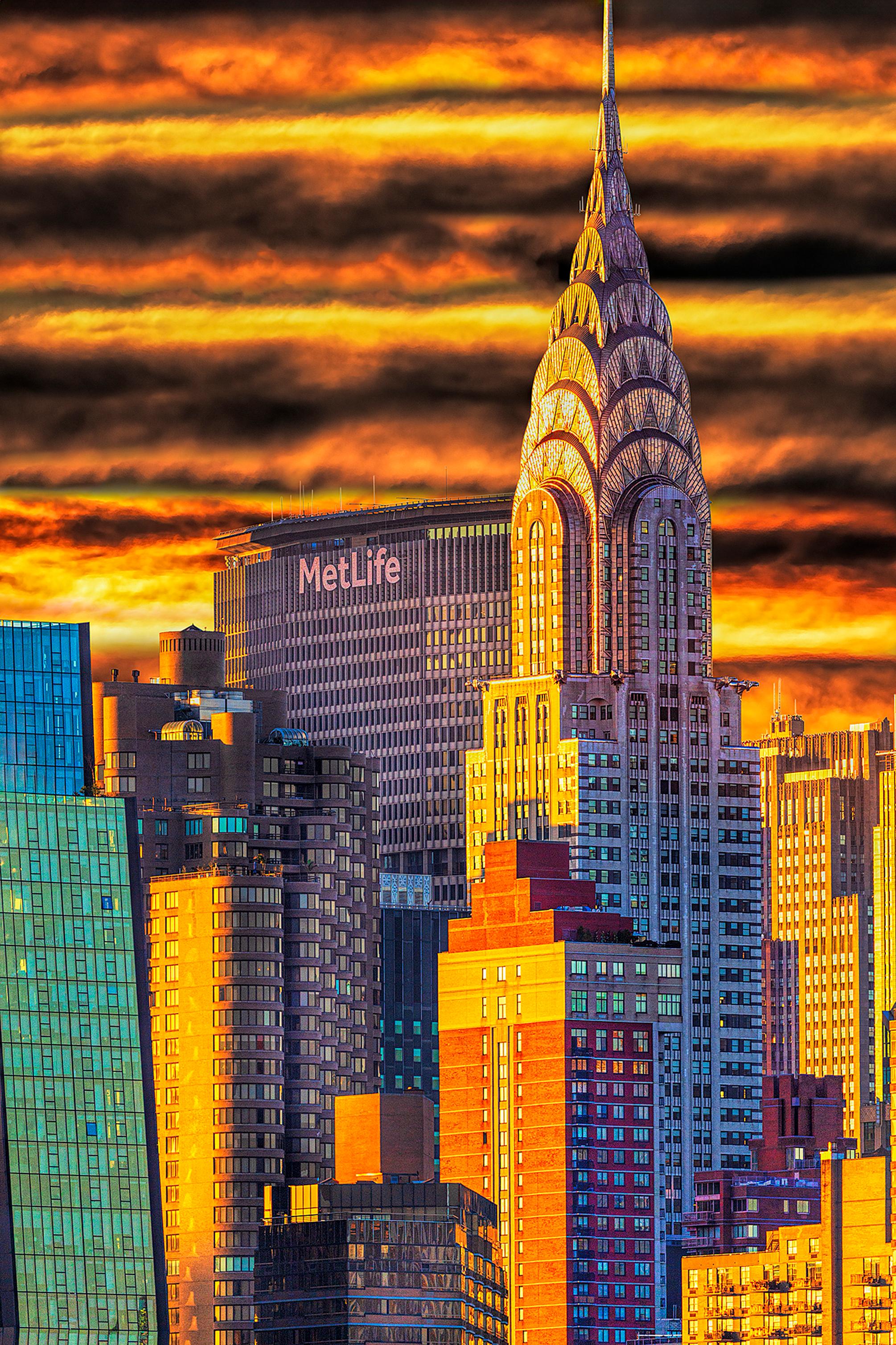 El edificio Chrysler con un cielo al atardecer resplandeciente, impresión artística en papel Hahnemühle