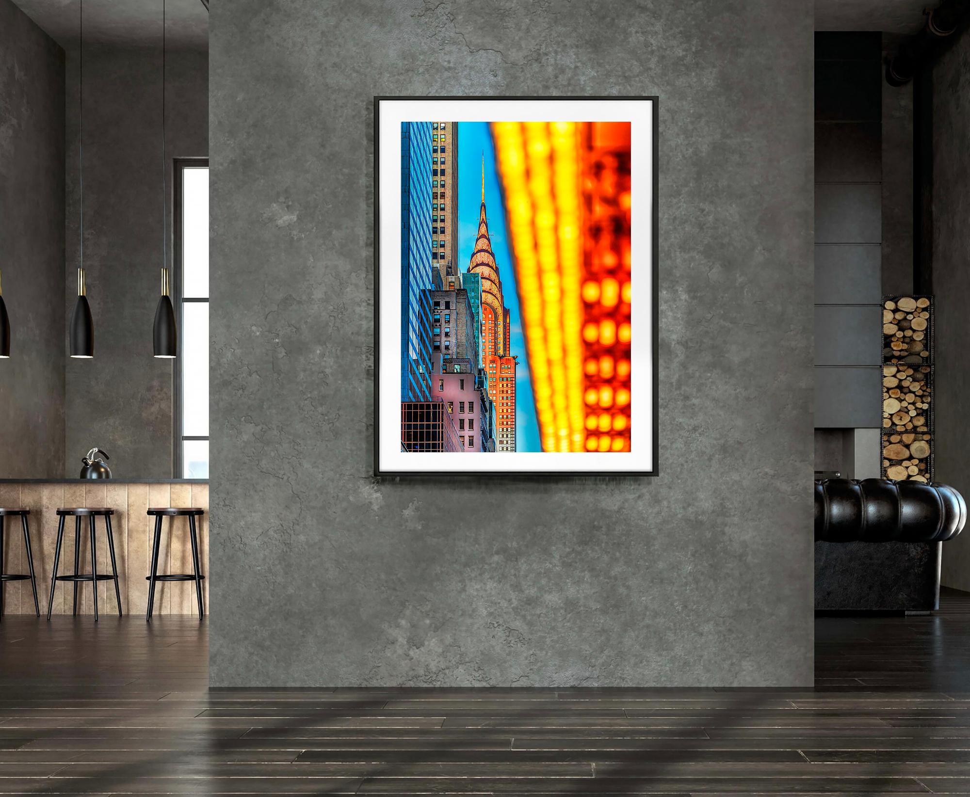 Chrysler Building con il tendone di McDonald's dalla 42esima strada - Landscape Photograph Giallo di Mitchell Funk