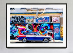 Coche Vintage de Colores Contra la Pared de Graffiti. San Francisco, Impresión fotográfica en color