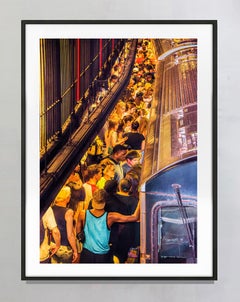 Piattaforma e treno della metropolitana affollati, fotografia artistica a colori autografata 2/15