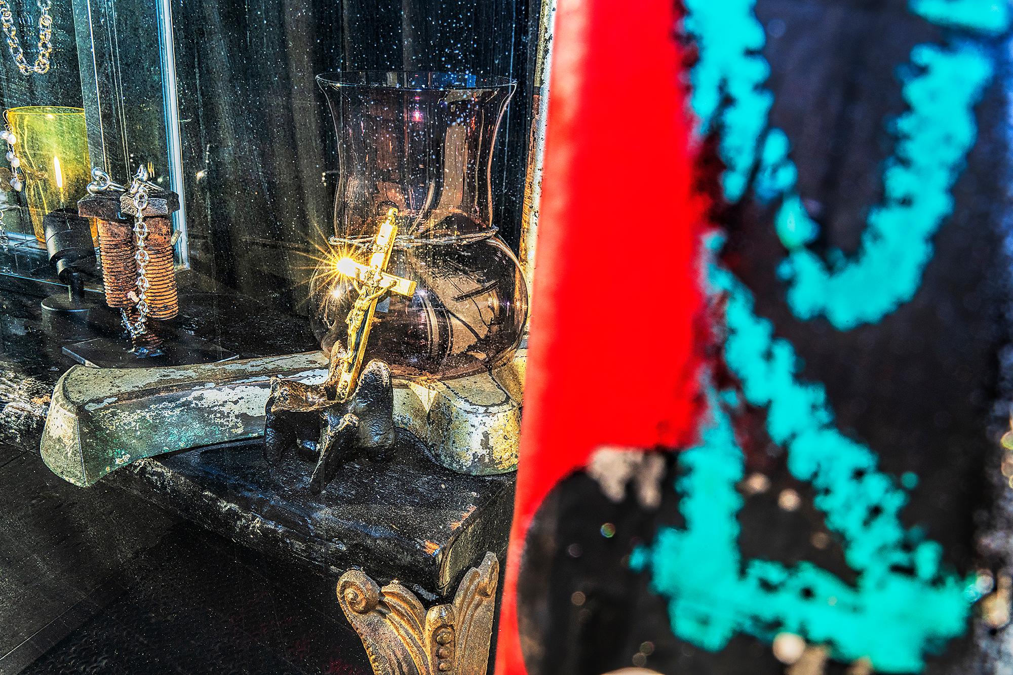 Mitchell Funk Portrait Photograph – Crucifixion of Jesus Christ with Divine Light in Store Window