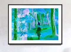 Dream Landscape - Frau im Fantasiewald in Blau-Grün