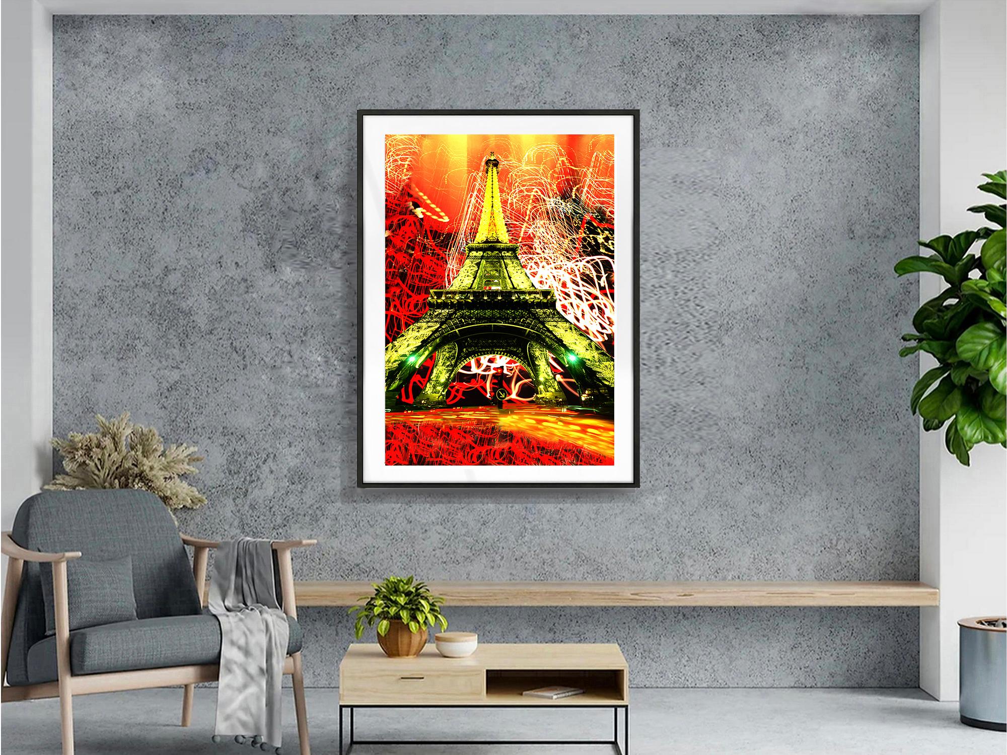 Torre Eiffel in Jackson Pollock Illuminazione a goccia  - Parigi Francia - Photograph Espressionismo astratto di Mitchell Funk