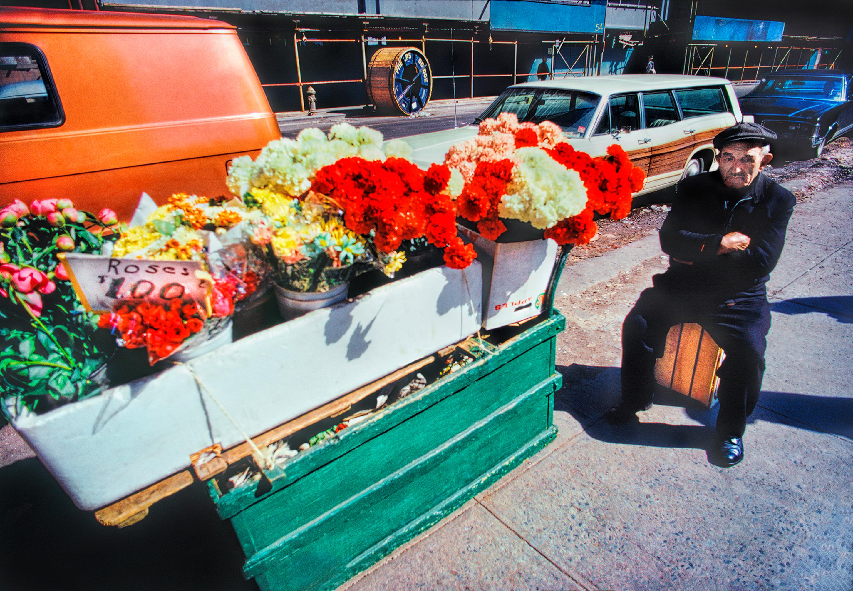 Blumenverkäufer auf einer Straße in New York City, Farbfotografie, signierte Auflage 4/15