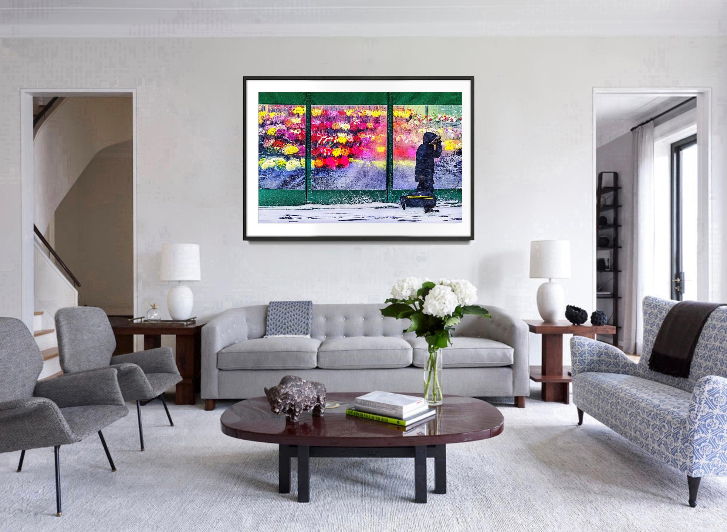 Blumen, Melt Snowy New York – Freudenvolle rote Rosen an einem blühenden, blühenden Tag – Photograph von Mitchell Funk