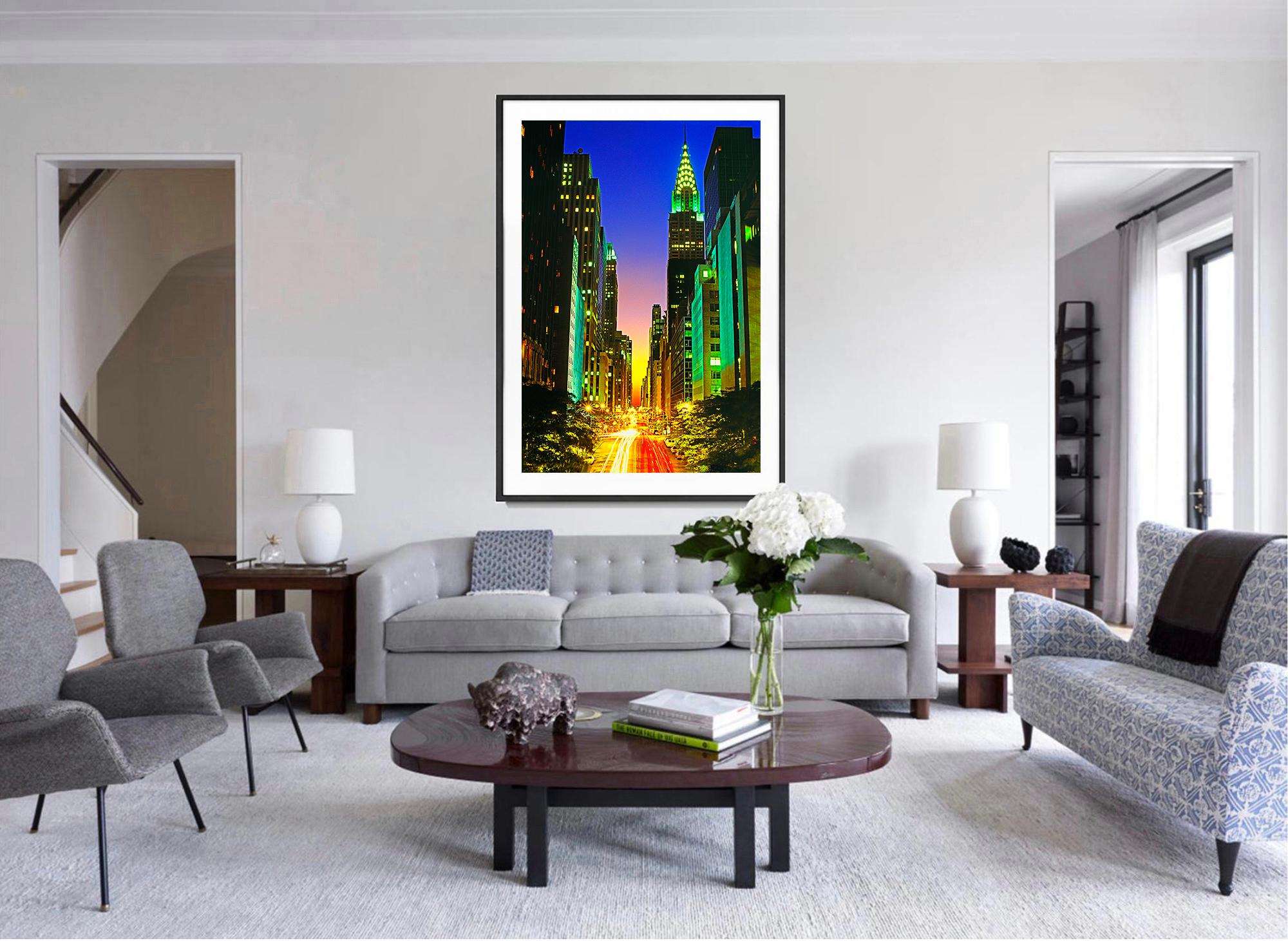 L'illuminazione del Chrysler Building e della 42esima strada a Manhattanhenge - Color Photograph Nero di Mitchell Funk