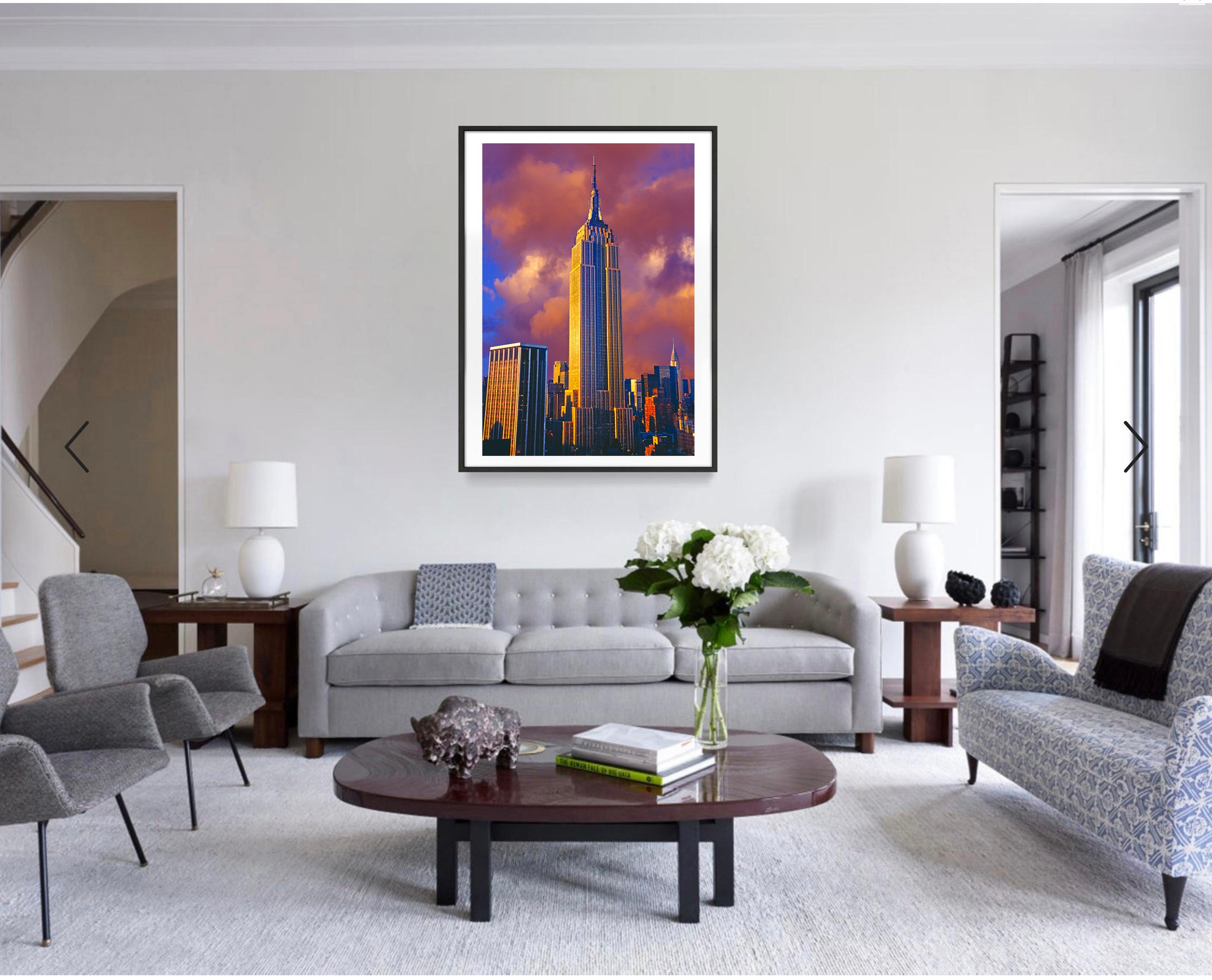 Golden Empire State Building, New York City - Géométrique abstrait Photograph par Mitchell Funk