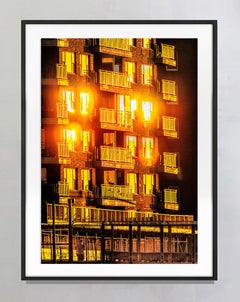 «Golden Sunrise Light on NYC Windows», fotografía en color, firmada, 4/15