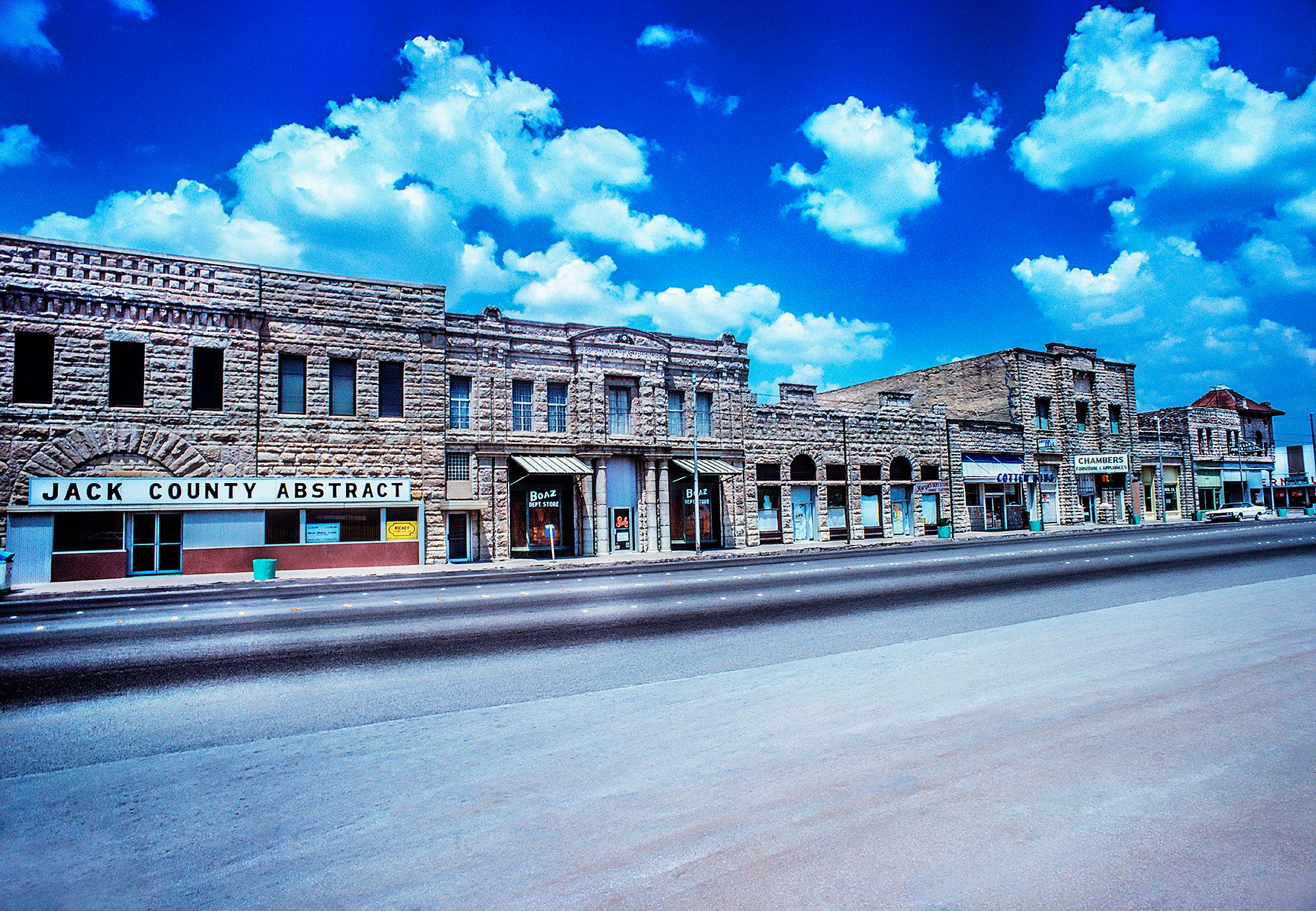 Mitchell Funk Landscape Photograph – Main Street, Denton, Texas