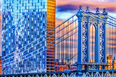 Manhattan Bridge von Brooklyn in Blau und Gold