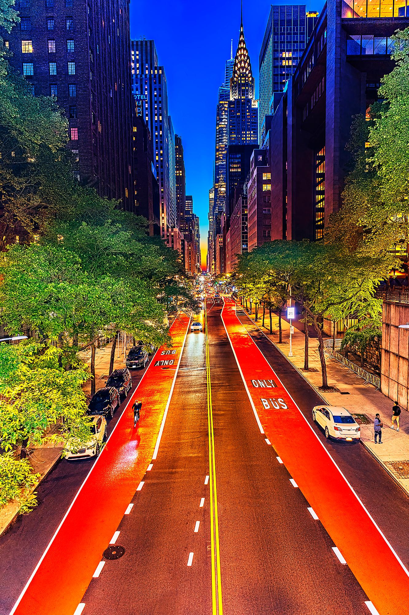 Landscape Photograph di Mitchell Funk - Manhattanhenge e la corona illuminata del Chrysler Building