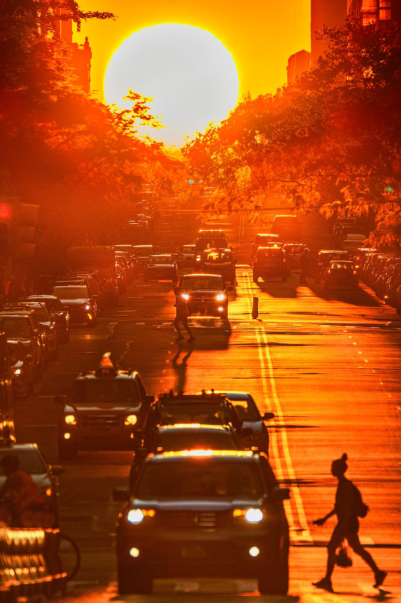 Manhattanhenge, Big Sun Sunset Manhattan Street  People à silhouettes de lumière dorée
