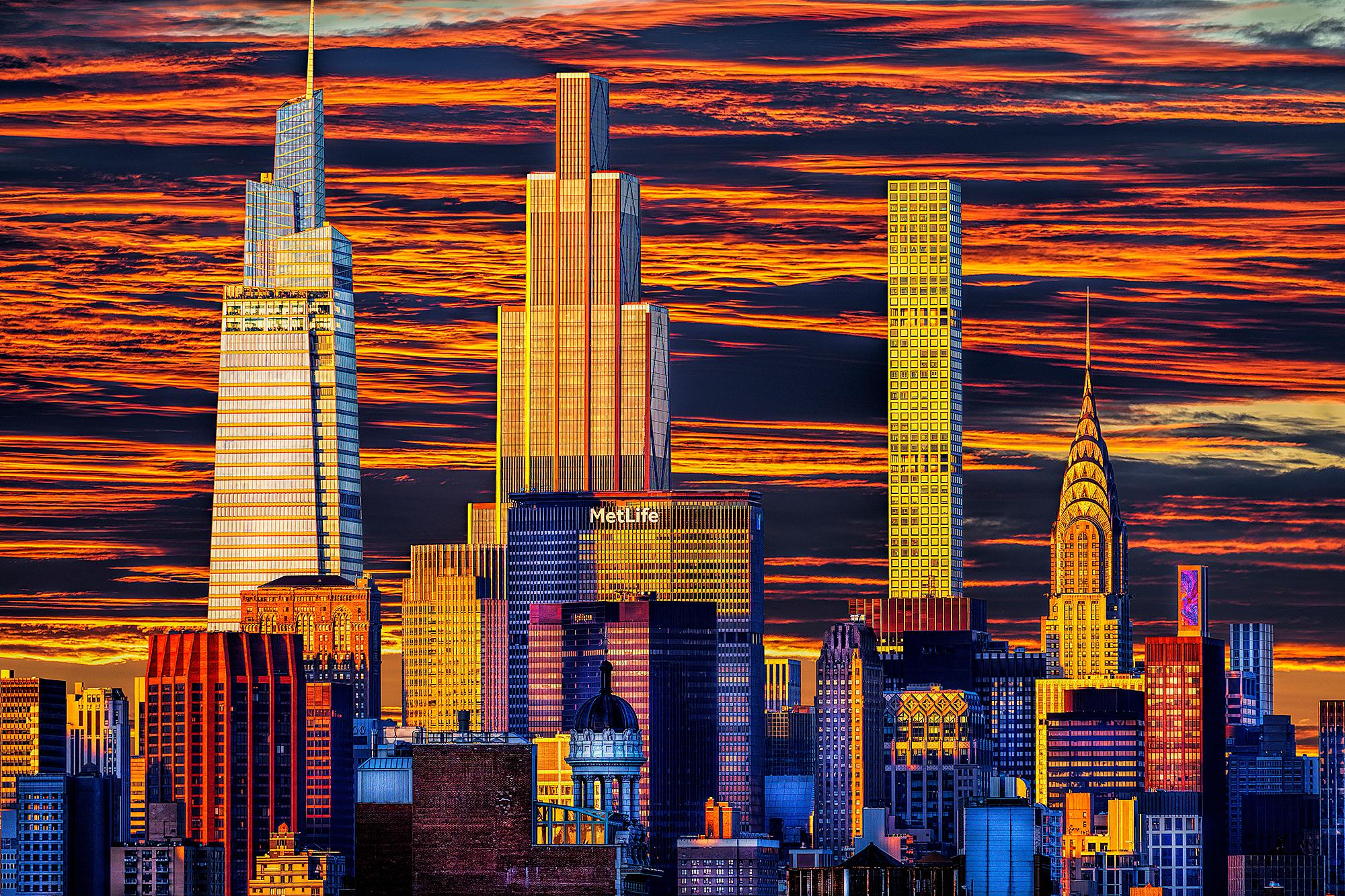 Landscape Photograph de Mitchell Funk - Skyline de Nueva York Supertalls  en la más deslumbrante puesta de sol