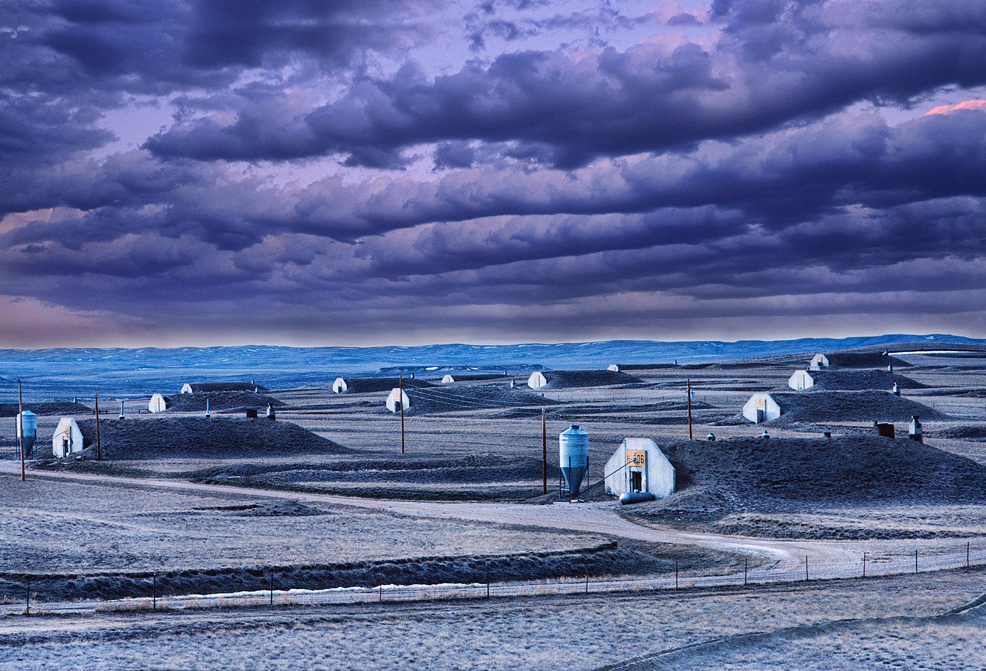 Mitchell Funk Landscape Photograph – Munitionsdepot der Armee,  Edgemont South Dakota, Auftragsarbeiten für das Life Magazine
