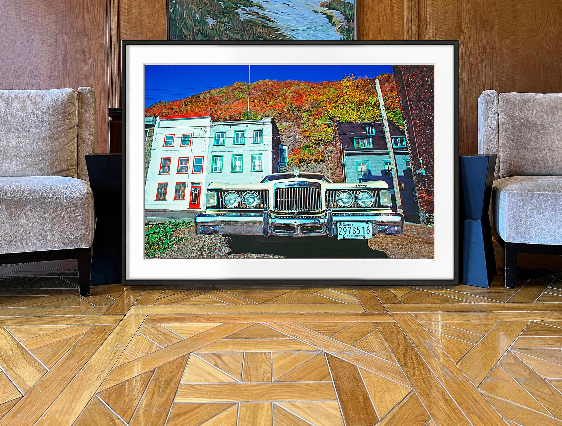 Quebec City con un'auto d'epoca in una frizzante giornata d'autunno - Photograph Impressionismo astratto di Mitchell Funk