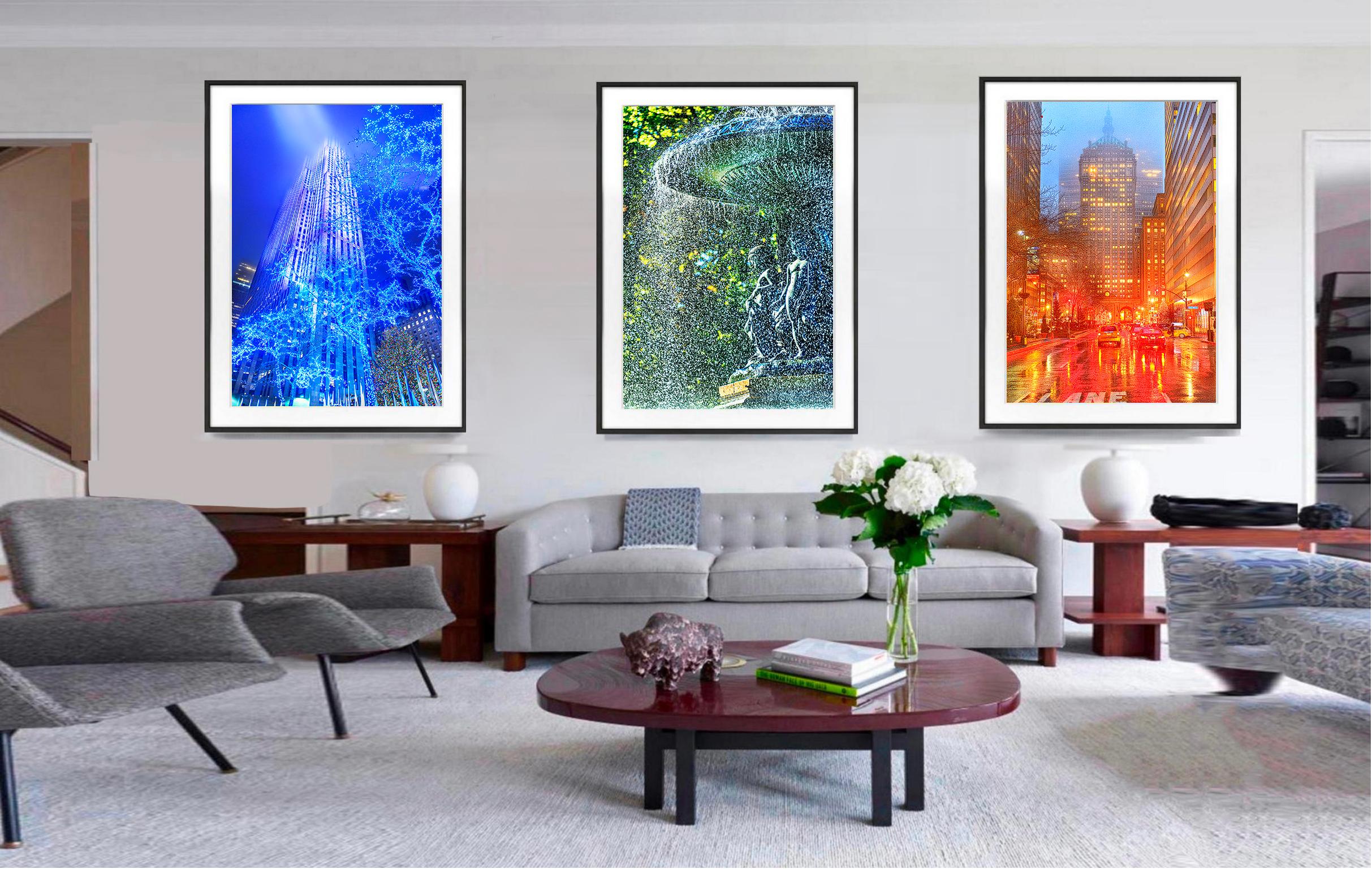 Rockefeller Center Nocturne in stimmungsvollem Art-déco-Blau, Architektur im Angebot 1