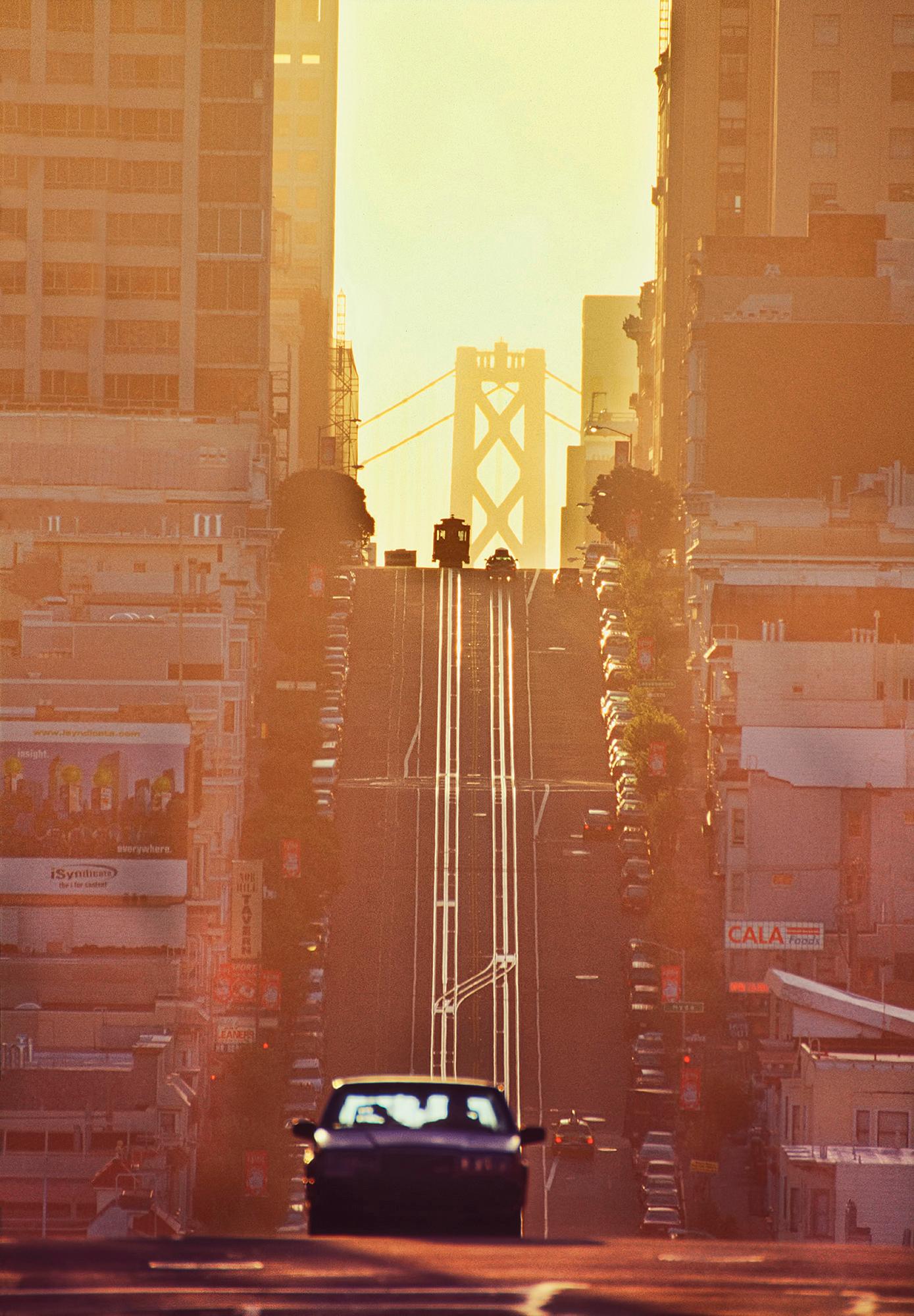 Landscape Photograph Mitchell Funk - Car at Sunset de San Francisco  - Golden Haze