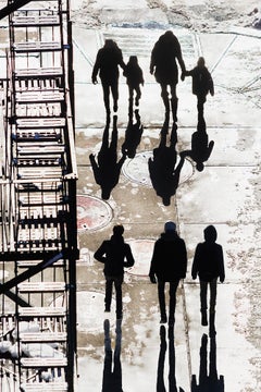 Silhouette de personnes marchant sur la rue de la ville de New York