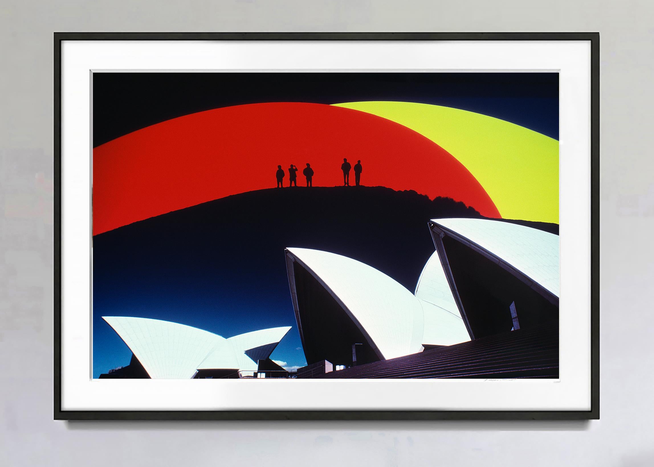 Sydney Opera House, Moderne Fotografie Cover , Abstrakte Fotografie – Photograph von Mitchell Funk