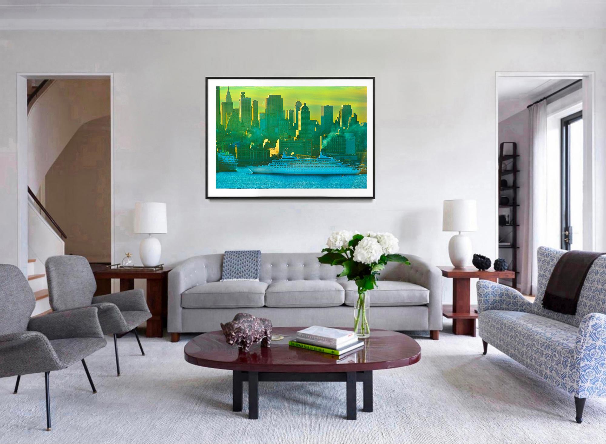 Vintage New York Skyline - Impressionist Gelb und Grün – Photograph von Mitchell Funk