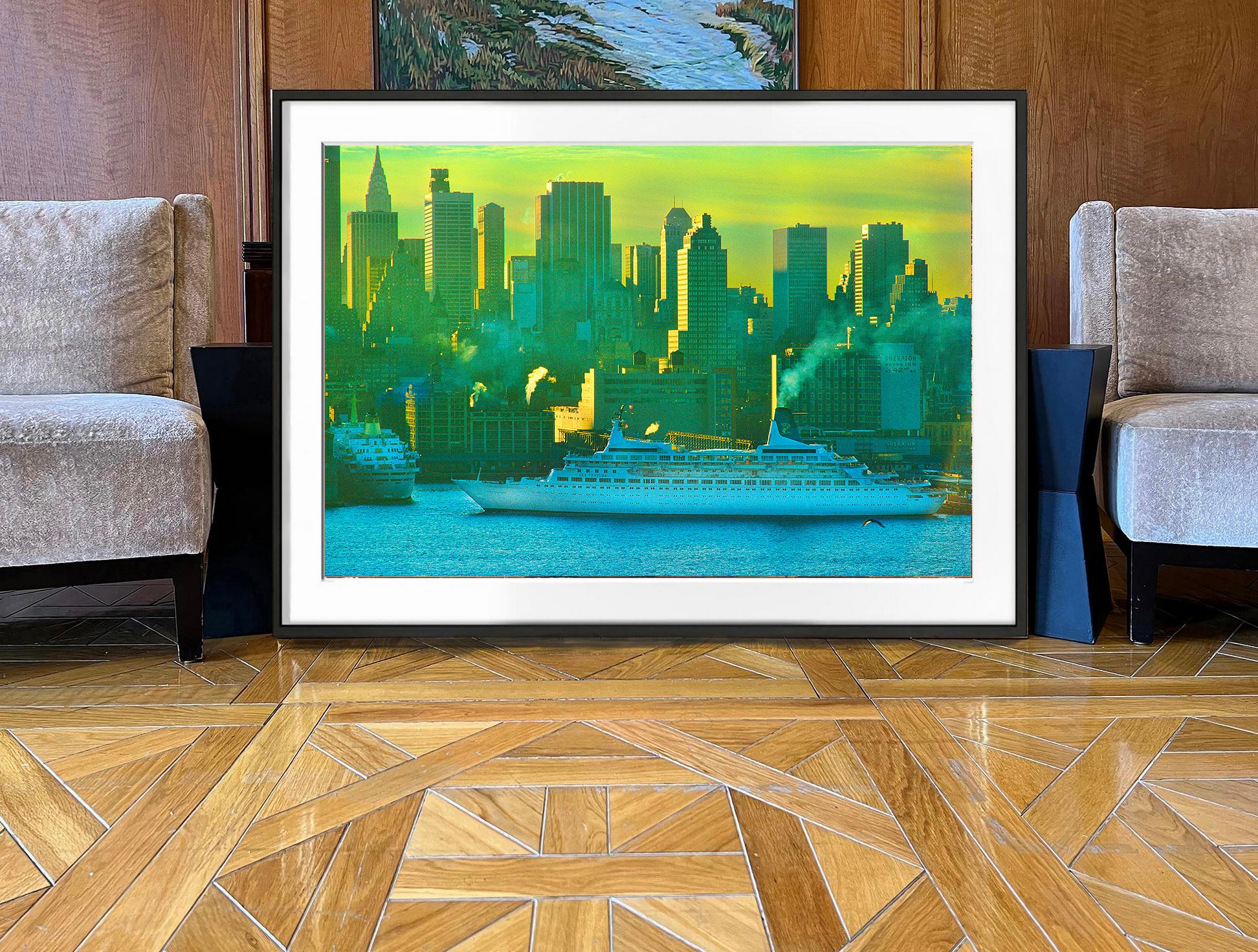 Vintage New York Skyline - Impressionist Gelb und Grün (Blau), Color Photograph, von Mitchell Funk
