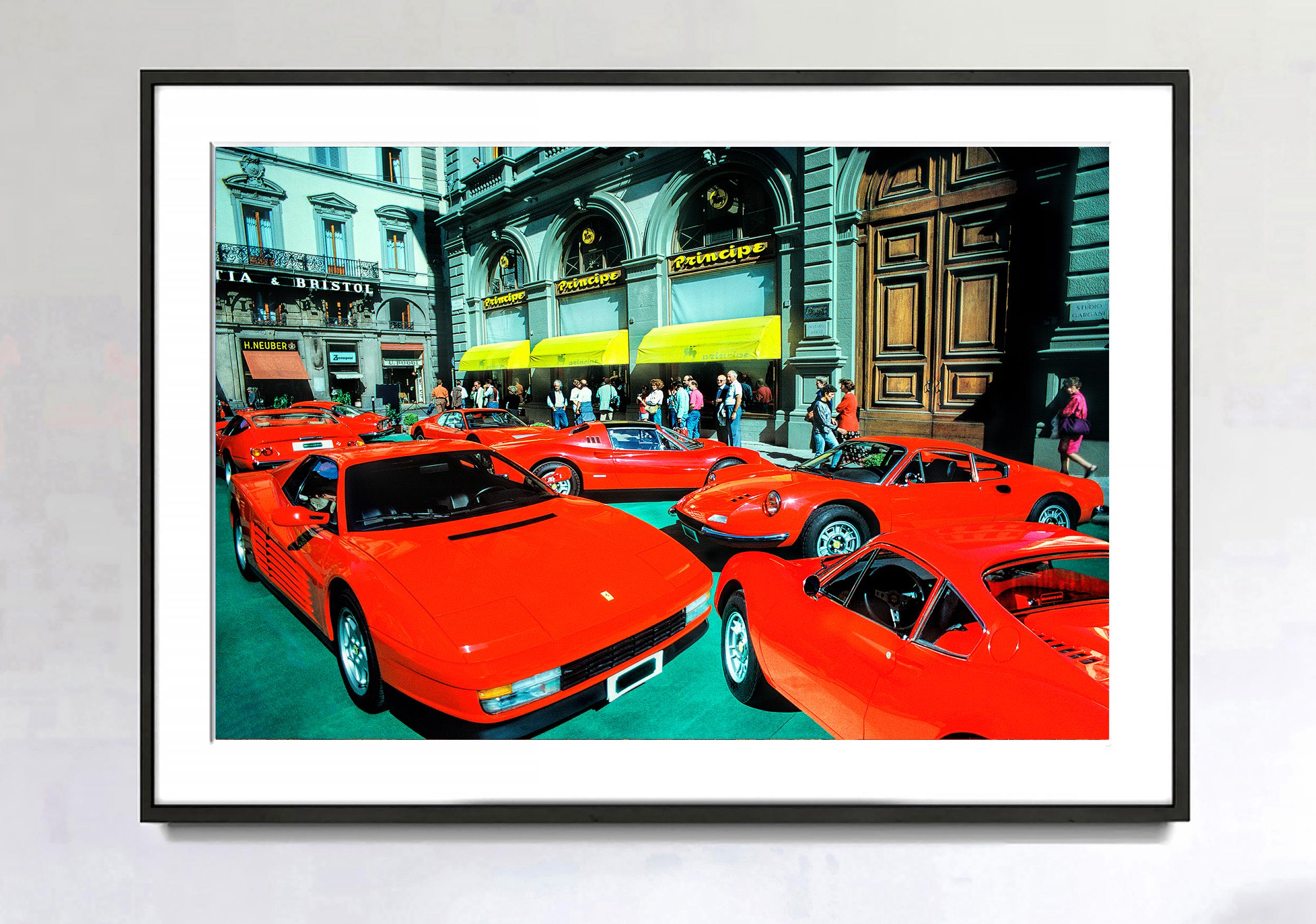 Ferrari rouge à Florence, Italie  - Voitures de course,  Cars de sport rouges - Noir Color Photograph par Mitchell Funk