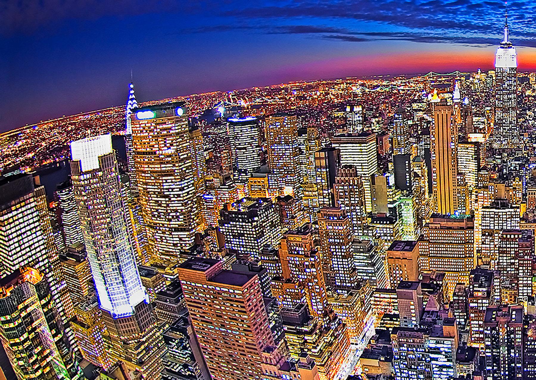 Ovunque guardi, vedi il Chrysler Building: 30 Rock Twilight in vendita 3