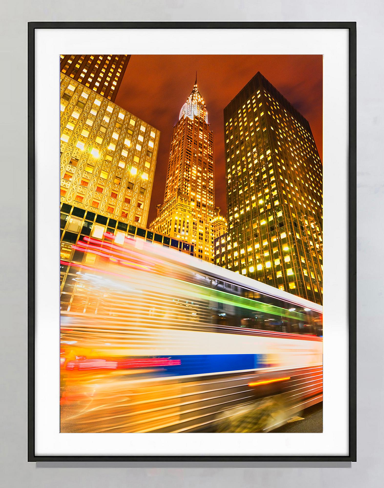 Ovunque si guardi, si vede il Chrysler Building: Terza Strada - Photograph di Mitchell Funk
