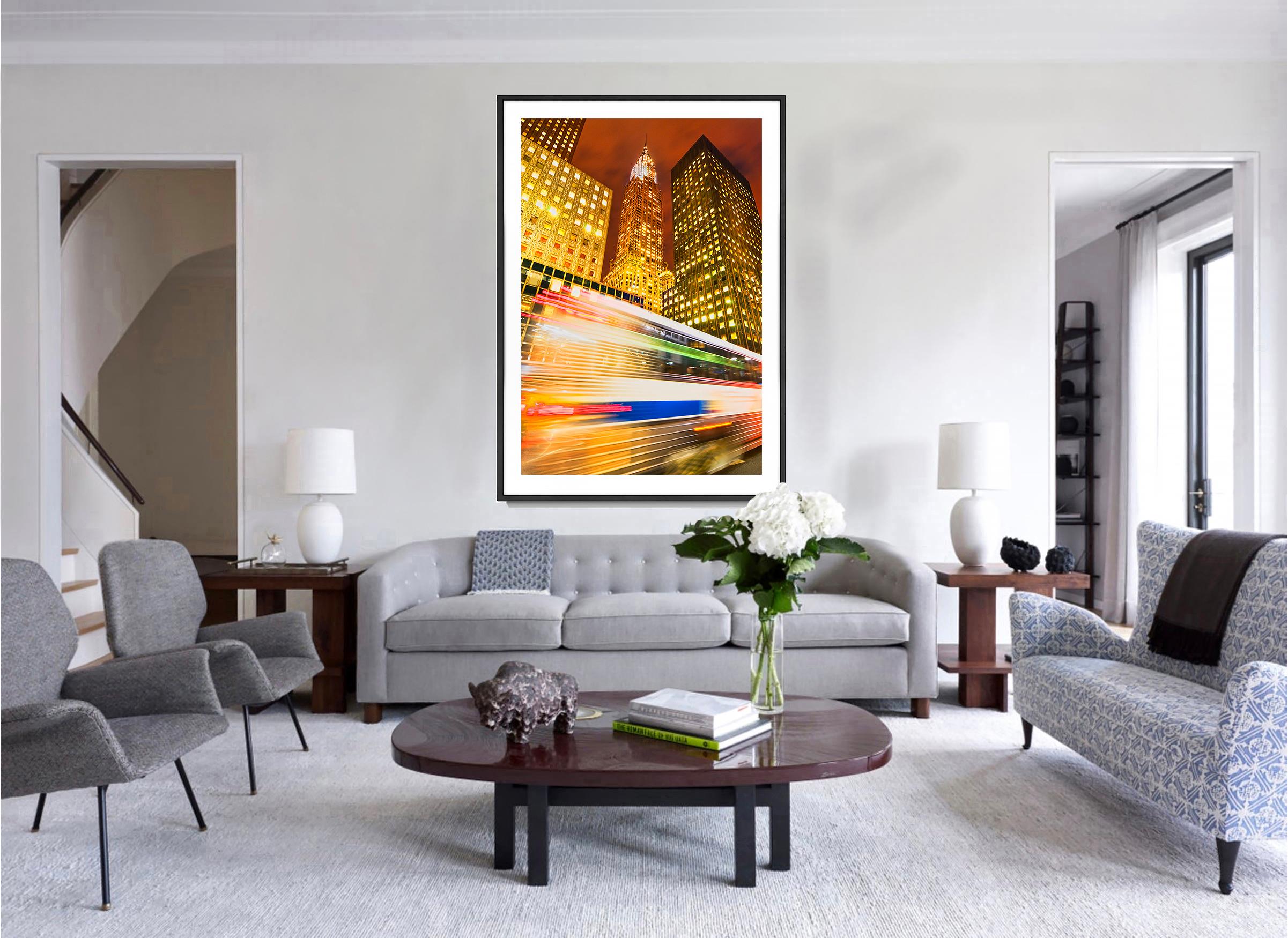 Ovunque si guardi, si vede il Chrysler Building: Terza Strada - Photograph Postimpressionismo di Mitchell Funk