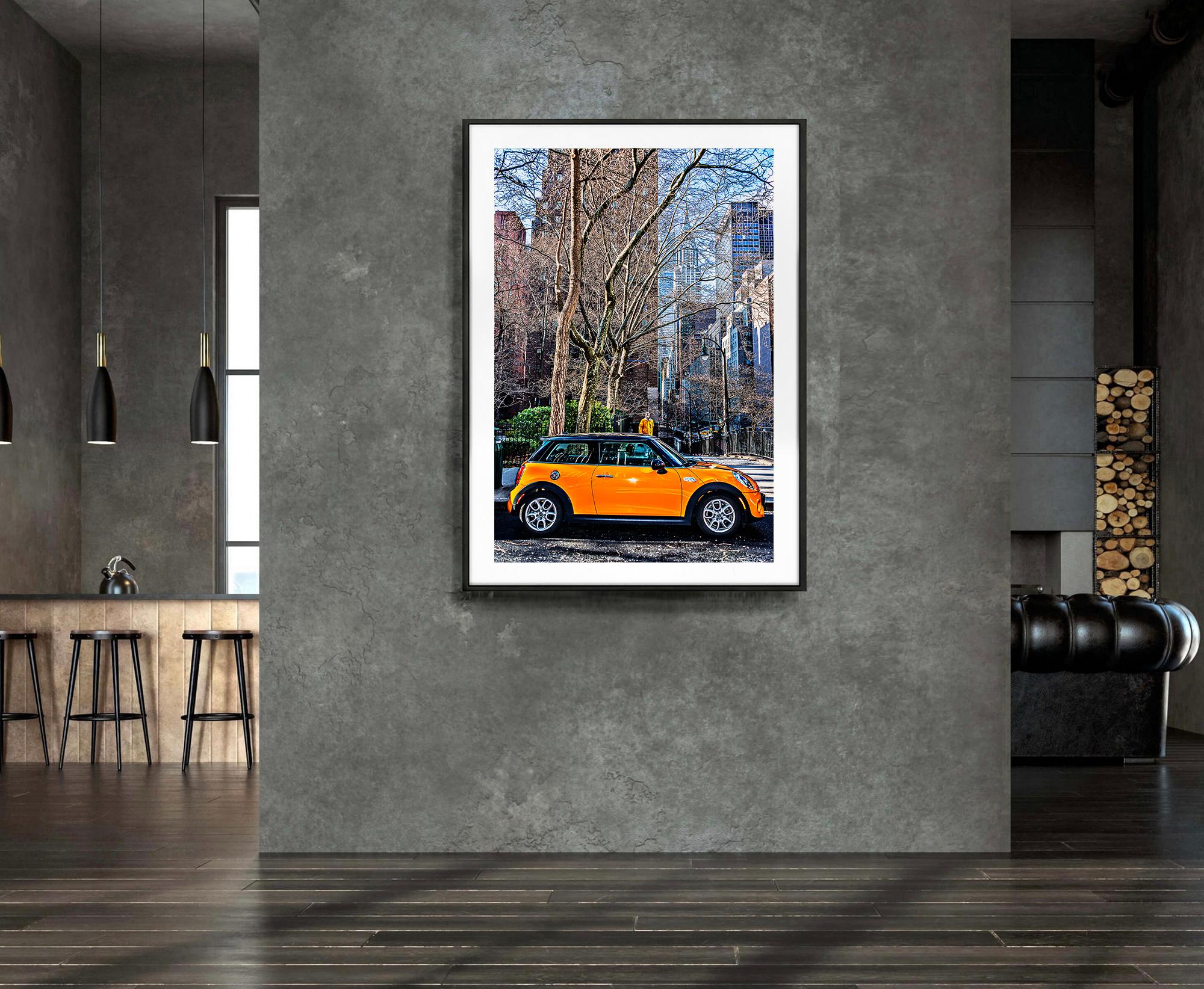 Wo immer man hinschaut, sieht man das Chrysler-Gebäude: Tudor City (Zeitgenössisch), Photograph, von Mitchell Funk