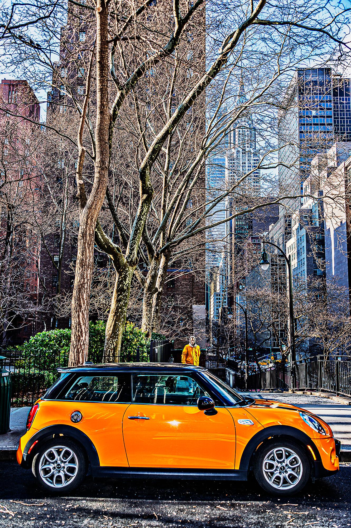 Mitchell Funk Landscape Photograph – Wo immer man hinschaut, sieht man das Chrysler-Gebäude: Tudor City